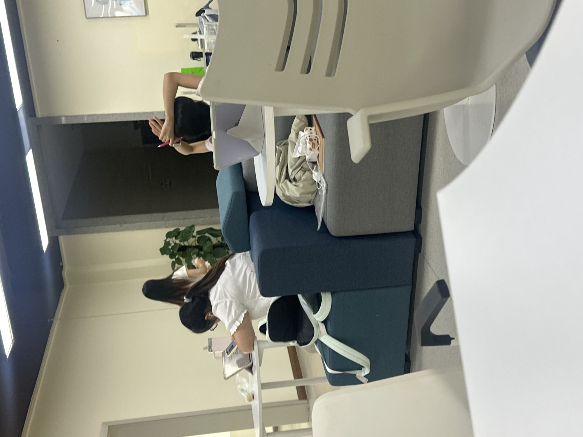 Daily student life documented in Chongqing High-tech Zone