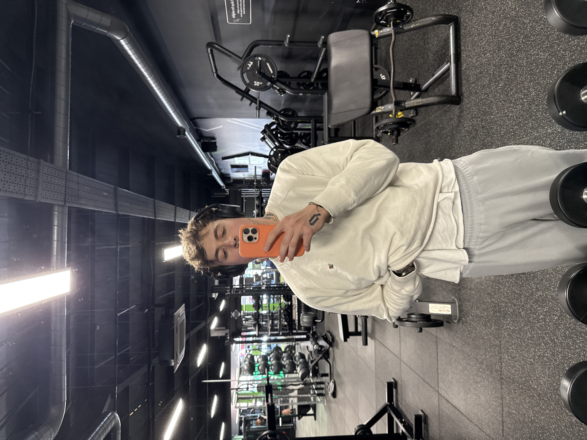 Gym selfie captured in Letchworth workout facility