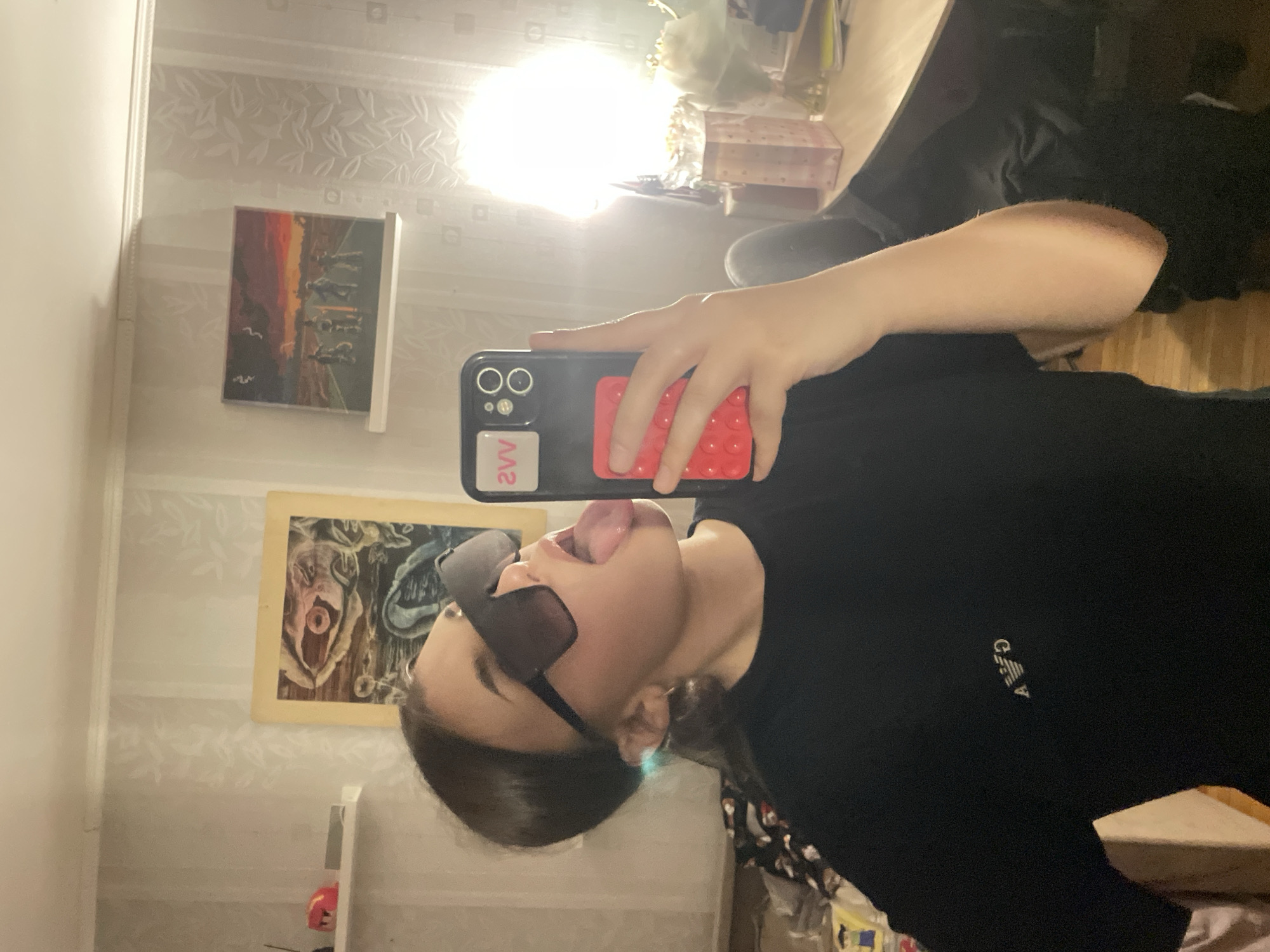 Playful mirror selfie captured in Vsevolozhsk, Russia