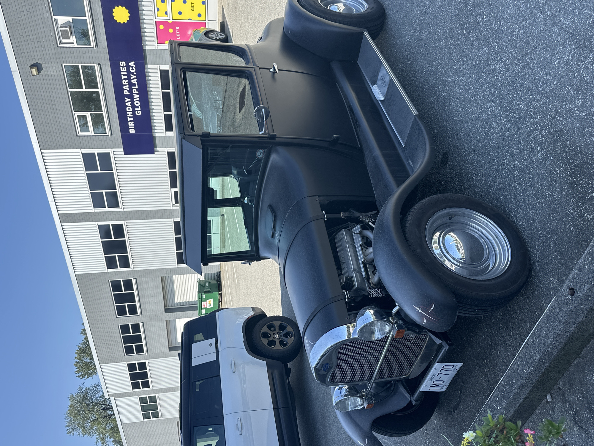 Vintage cars spotted outside Coquitlam business establishment