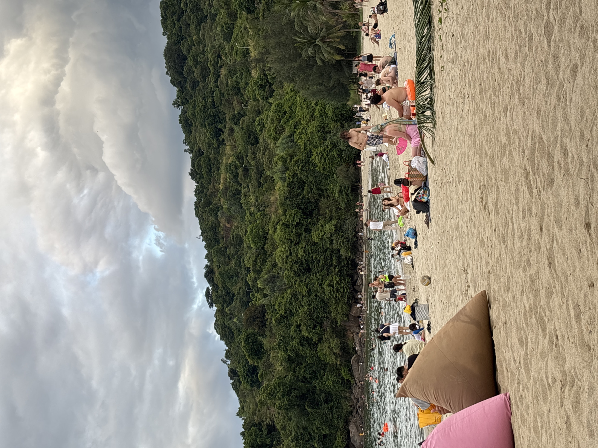 A full beach day in Da Nang, from swim to sunset session