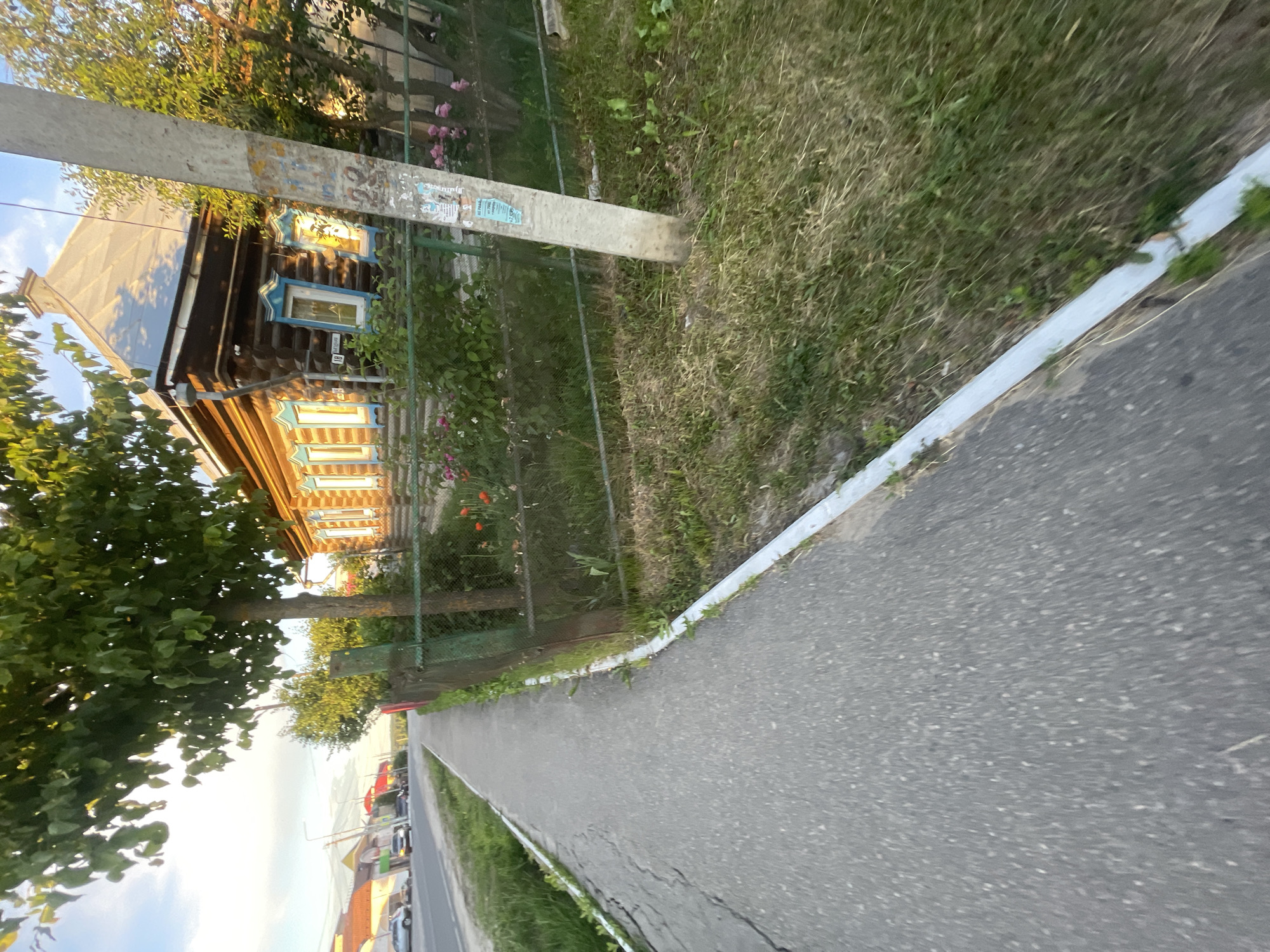 Street-level walk through Krasnye Baki, past church and market