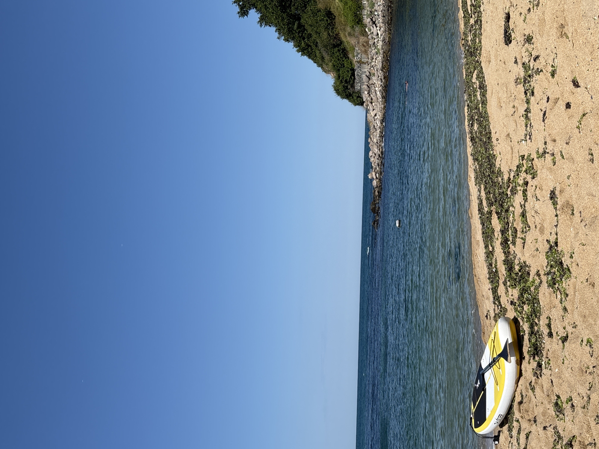 Paddleboarding, snorkeling, and crab spotting at Dyuni beach
