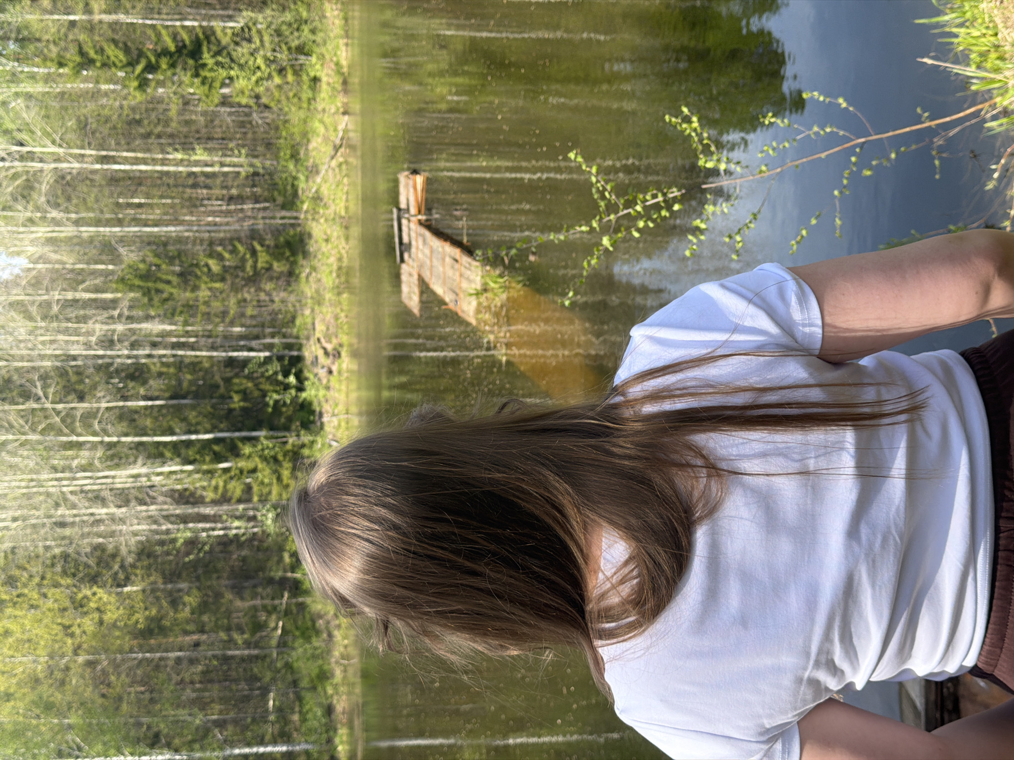Nature excursion documented at lake in Ural'skoe, Russia