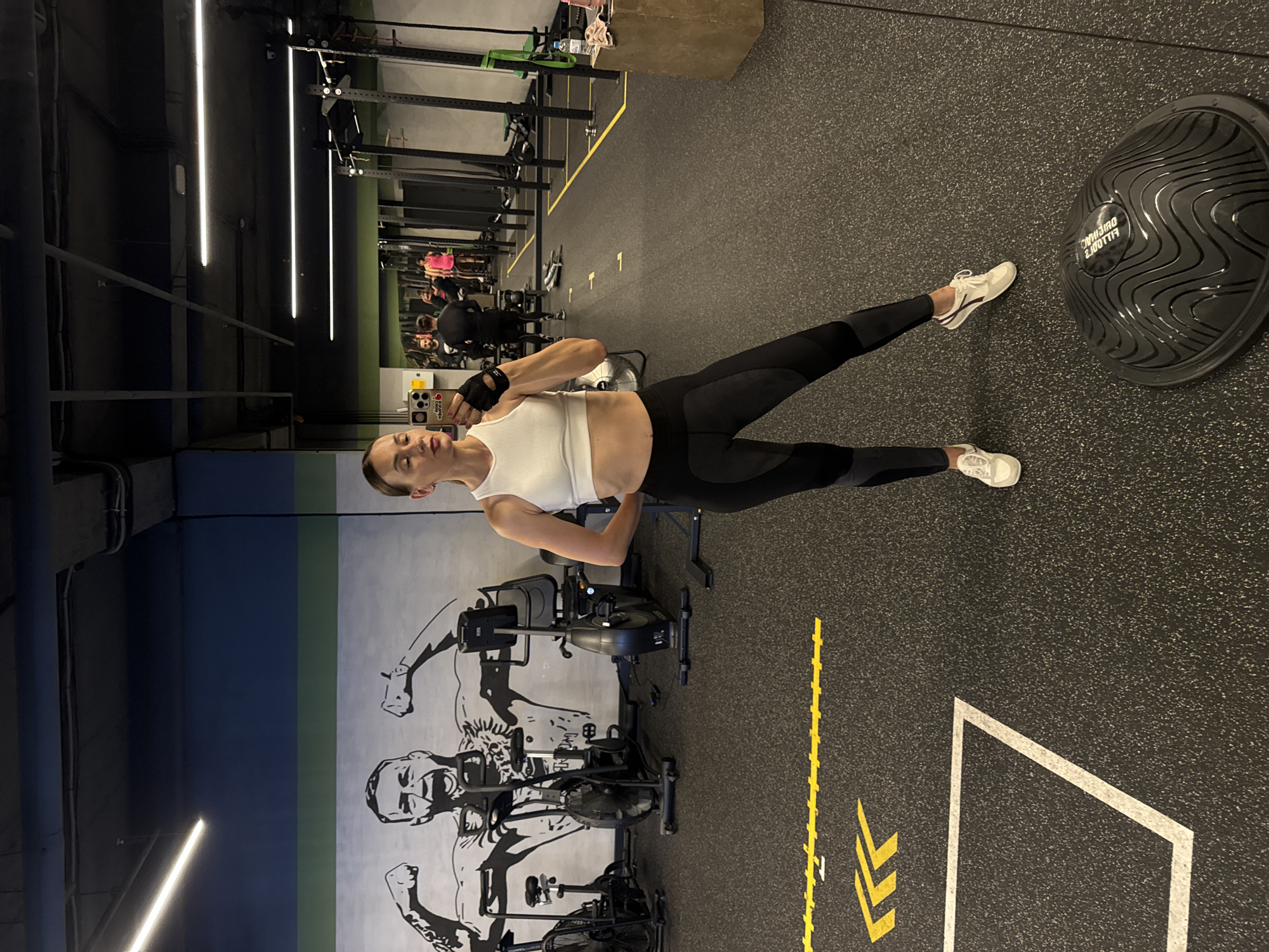 Gym mirror selfies from a Sochi workout session