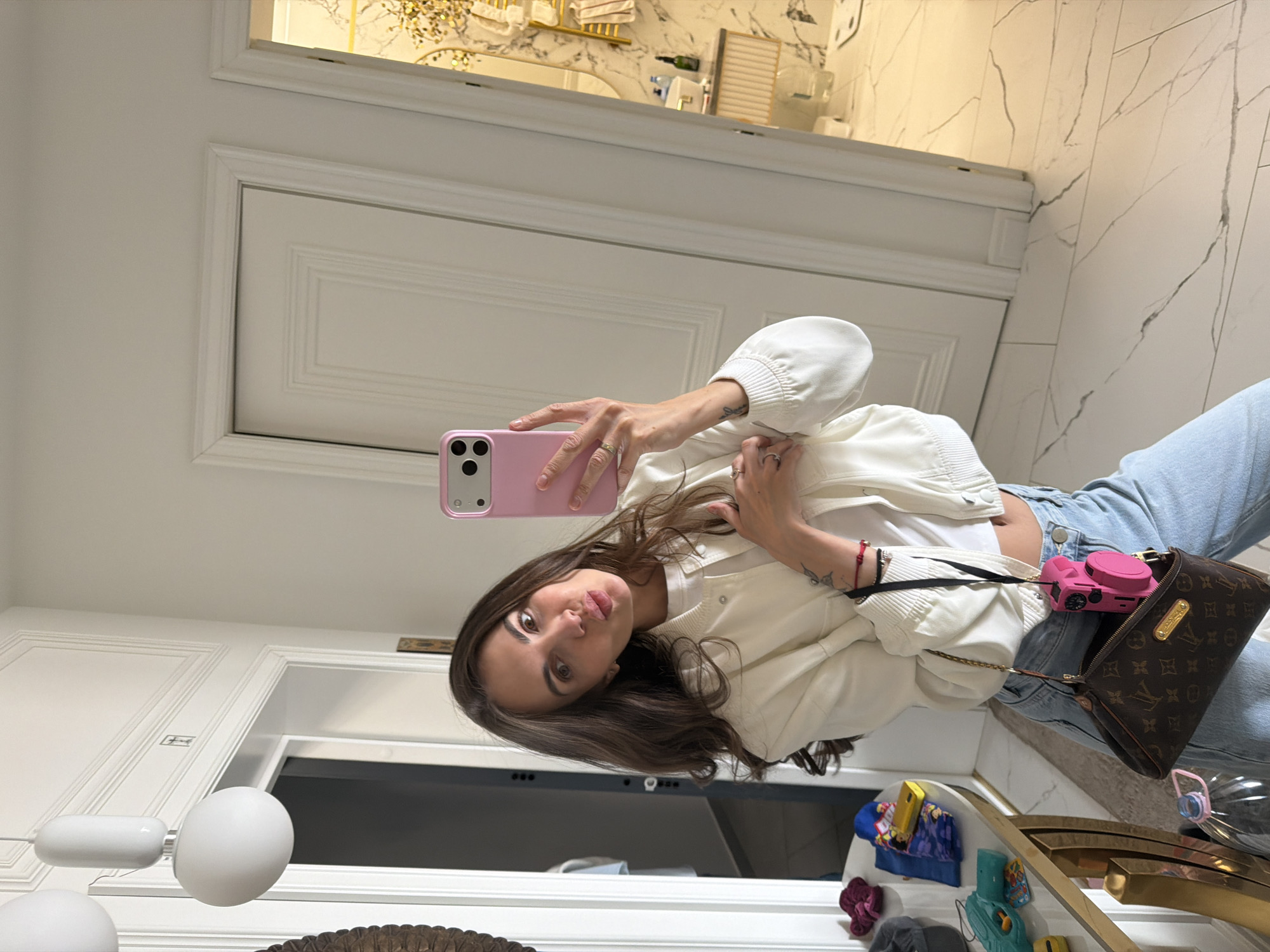 Woman Takes Morning Selfies in Krasnoyarsk Bathroom