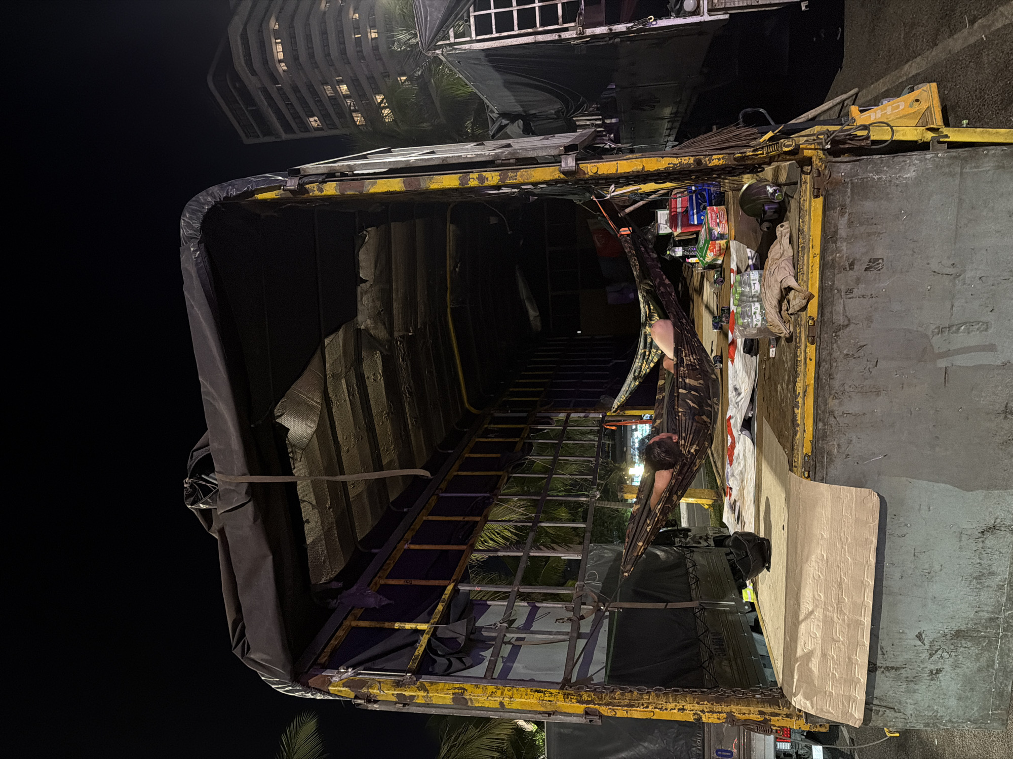 Nighttime rescue and athletic activities documented across Đà Nẵng