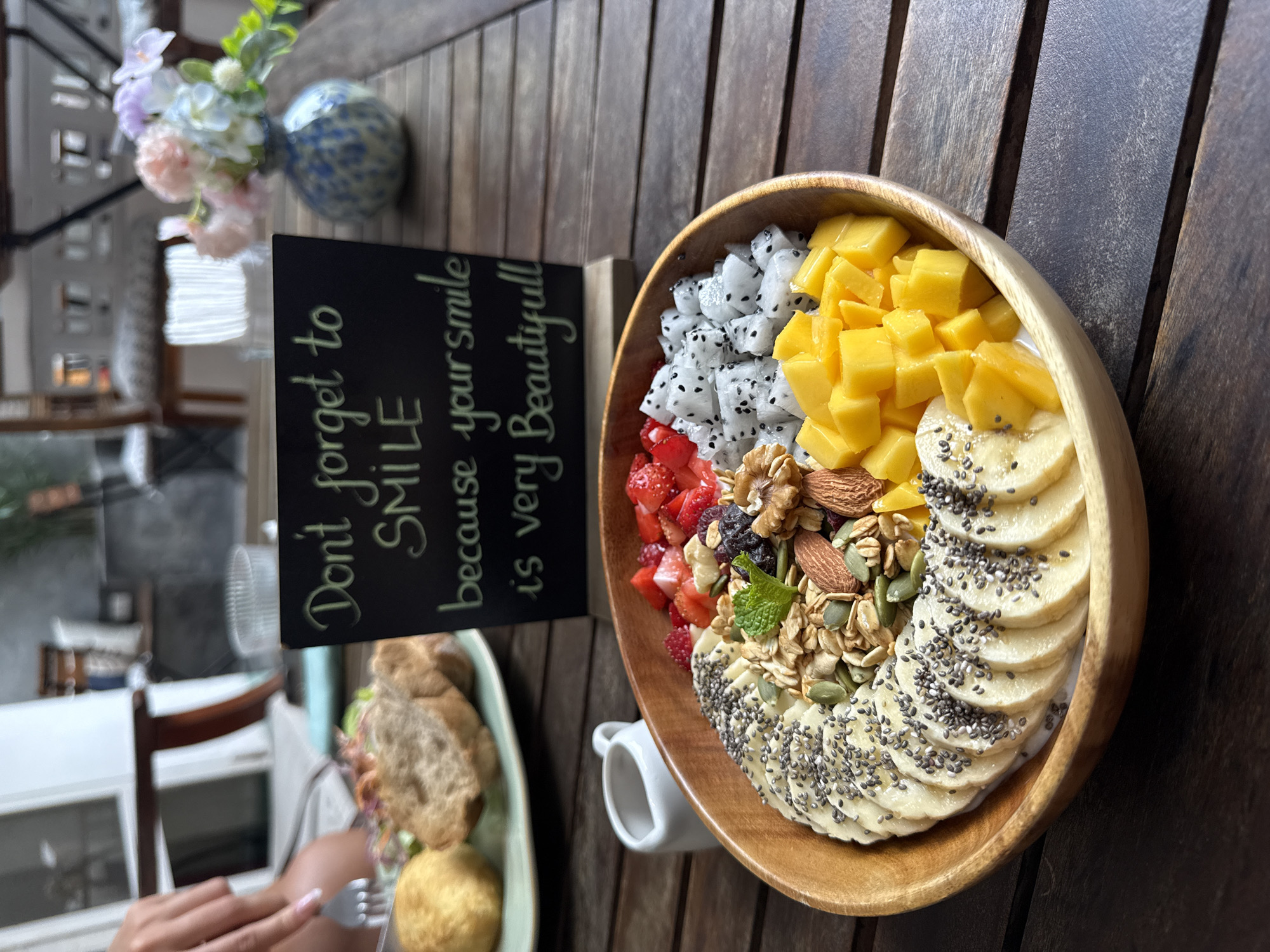 Colorful breakfast bowl documented at Đà Nẵng cafe