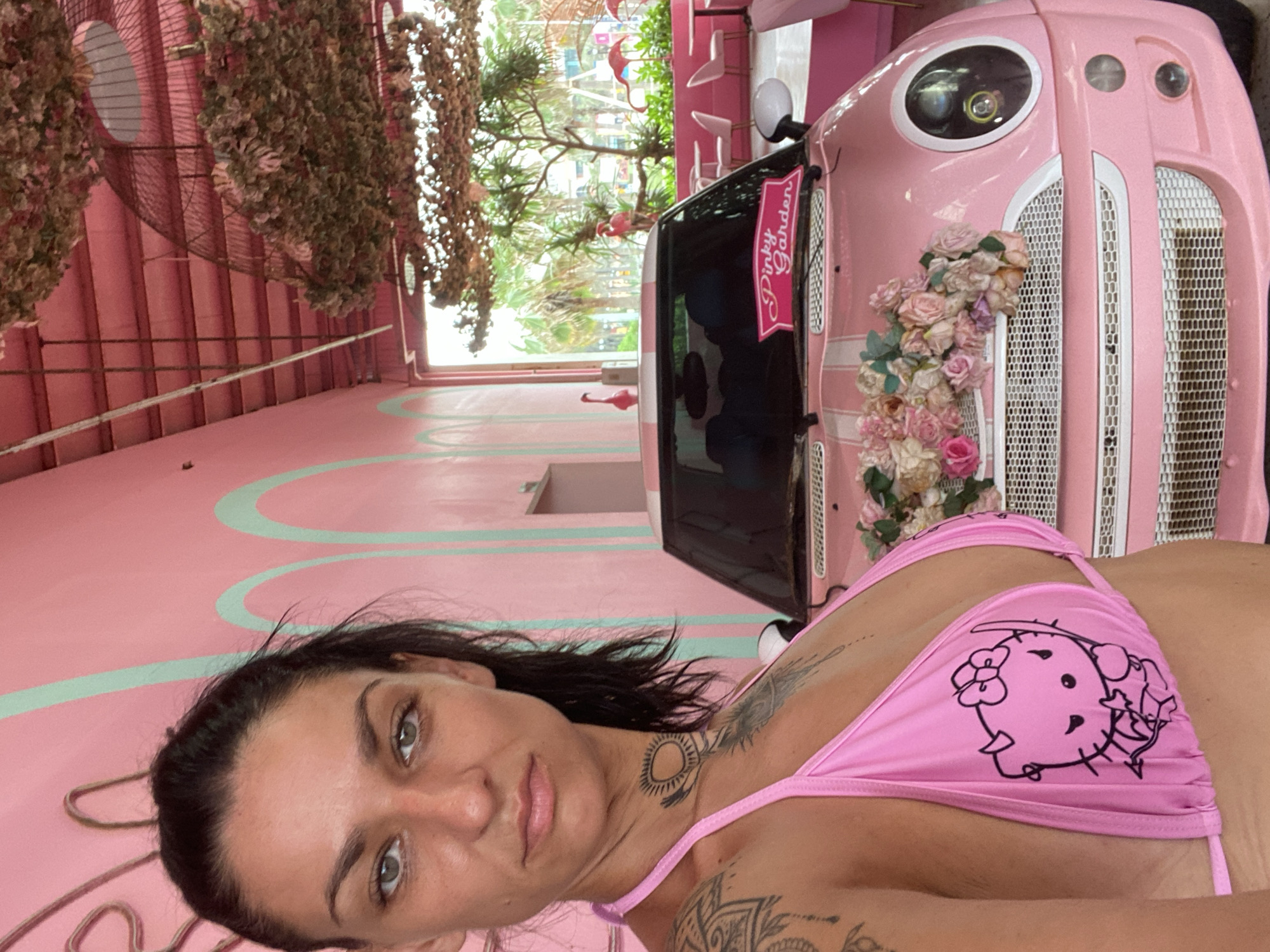 Woman documents visit to pink-themed cafe in Vietnam