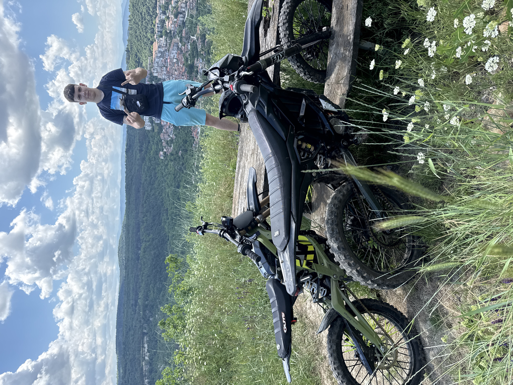 Electric bike tour captures scenic views over Veliko Tarnovo