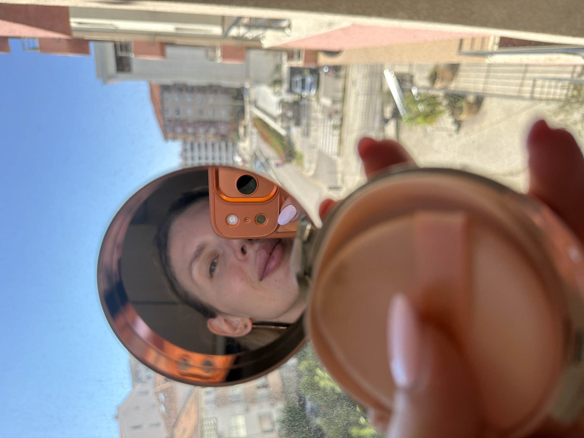 Woman documents morning routine in Budva through selfies, fitness prep