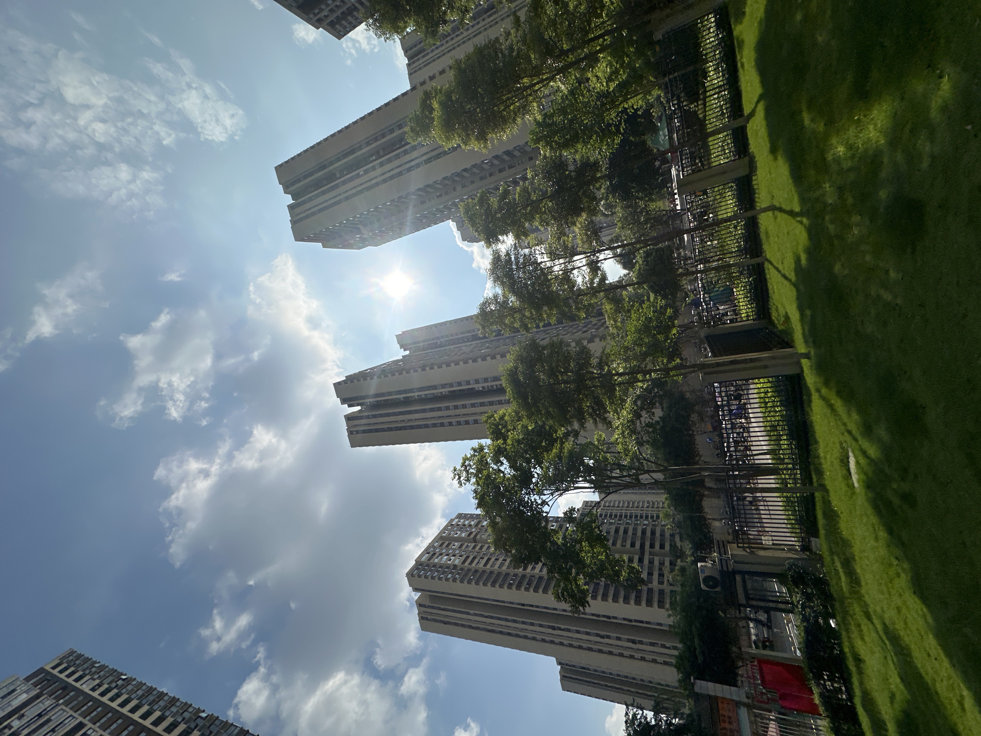 Morning street life documented in Chongqing High-tech Zone