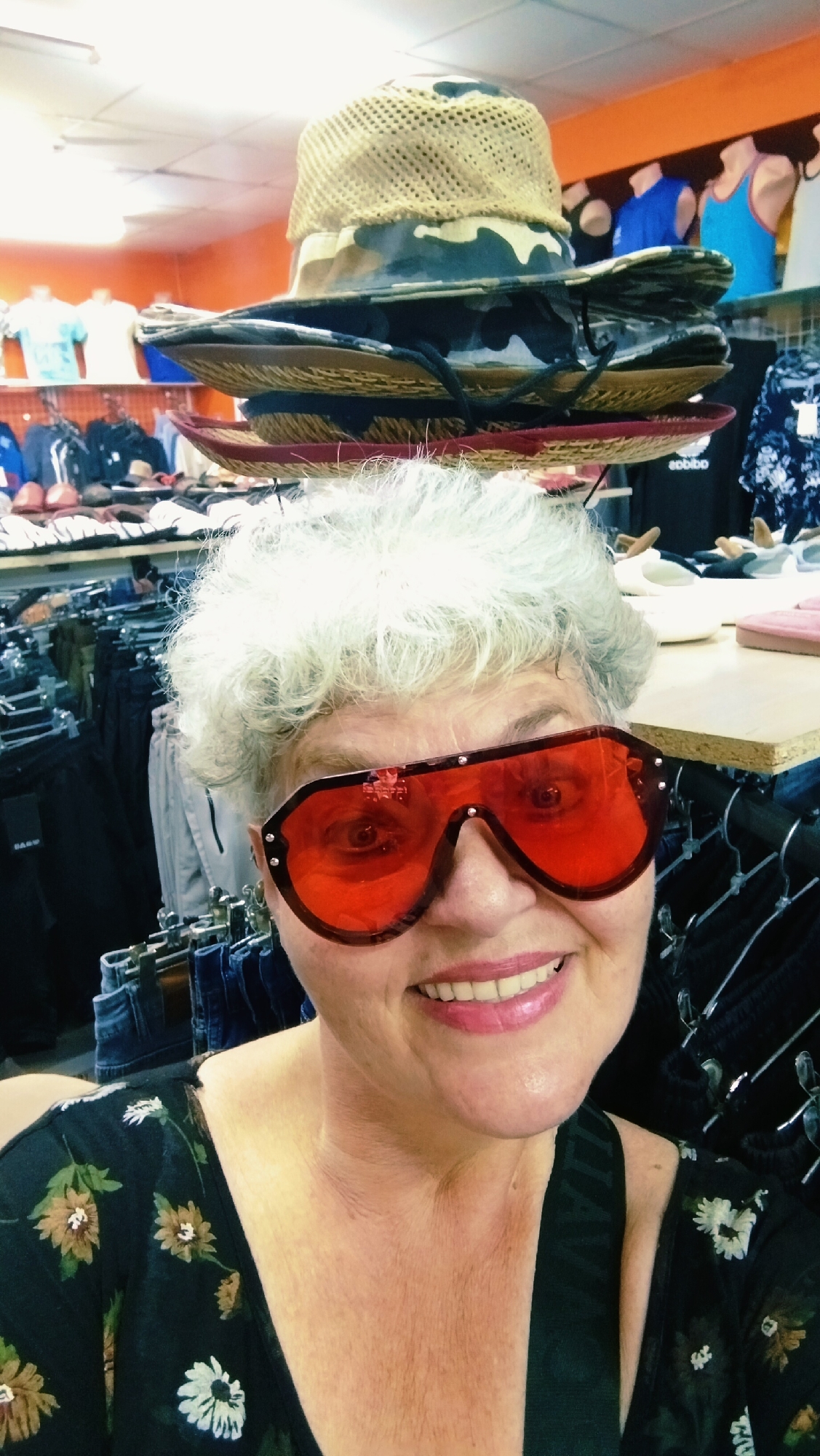 Sunglasses shopping and street flora in Horishni Plavni
