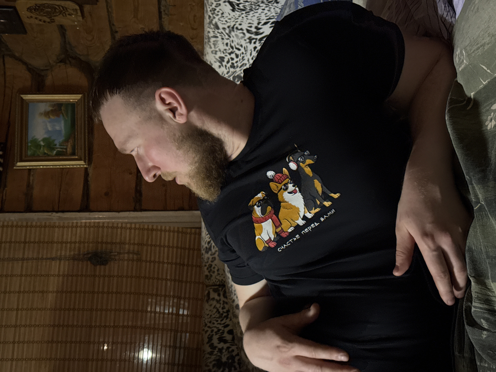 Man and child observed together indoors in Rosstani