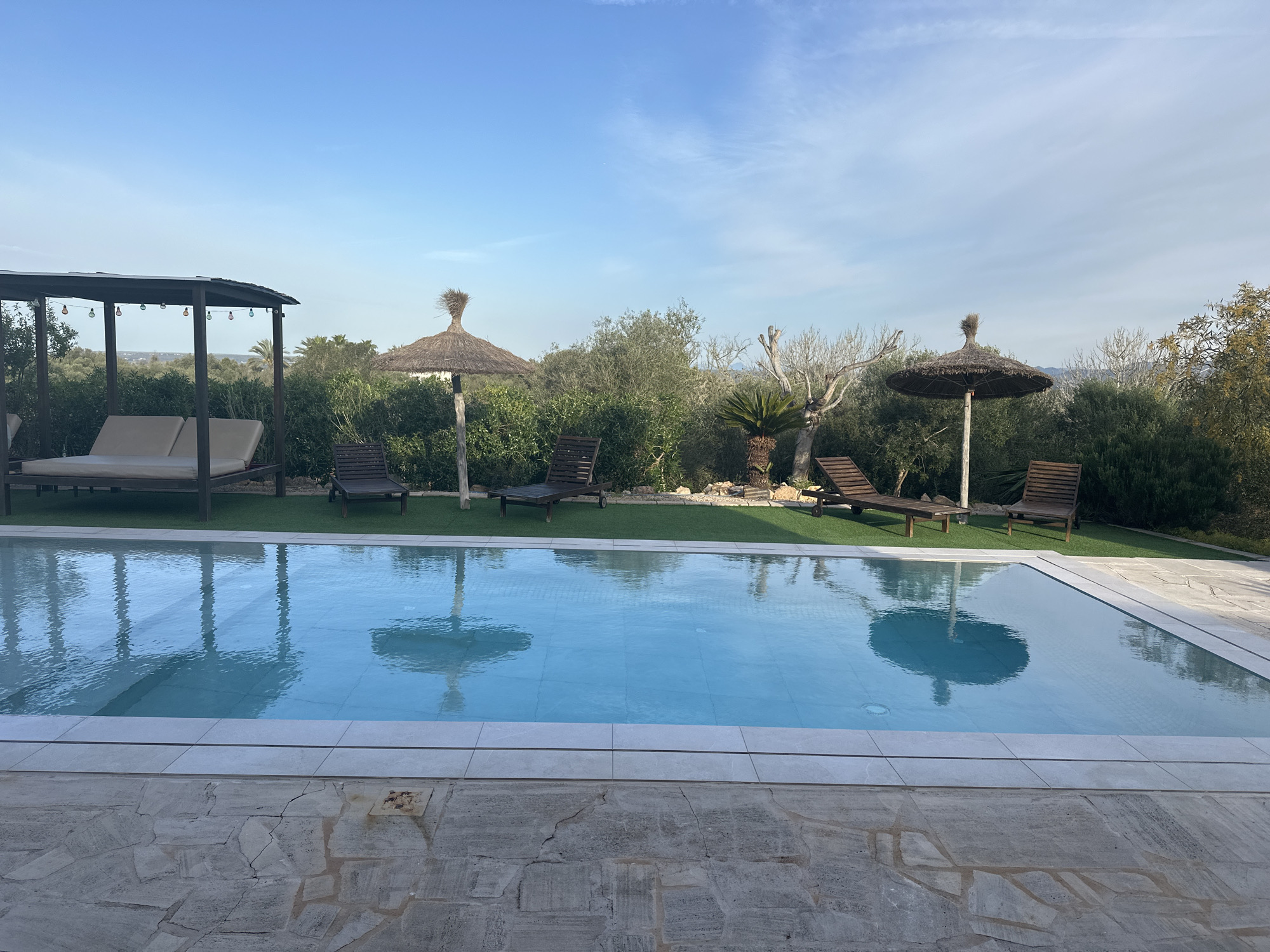 Residential property with pool documented in Campos, Spain