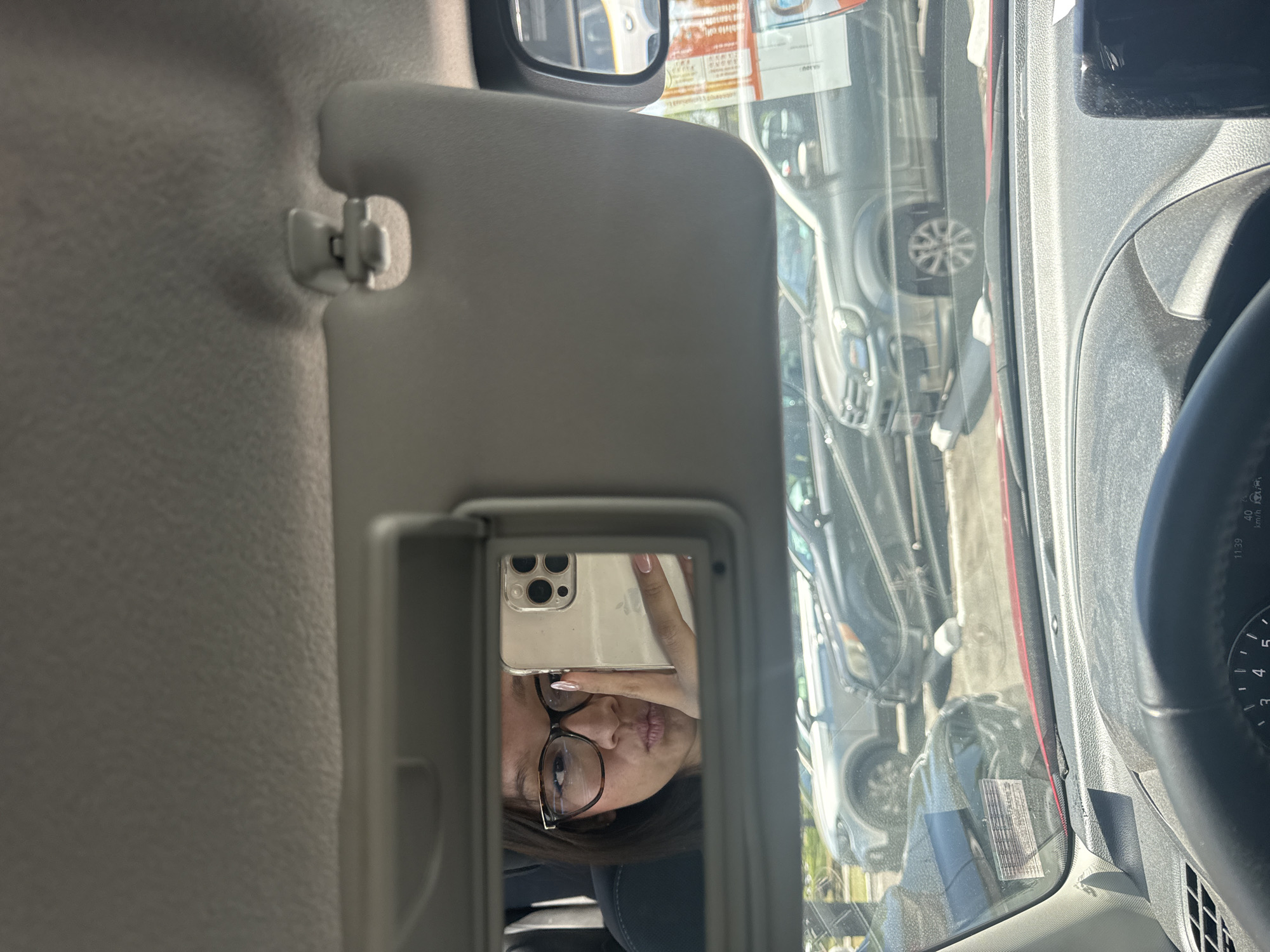 Tourist documents visit to San Andrés Cholula with car selfies