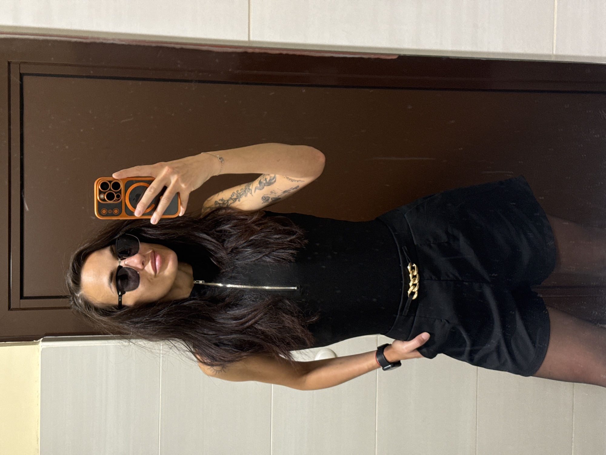 Woman takes mirror selfie in Byala Slatina bathroom