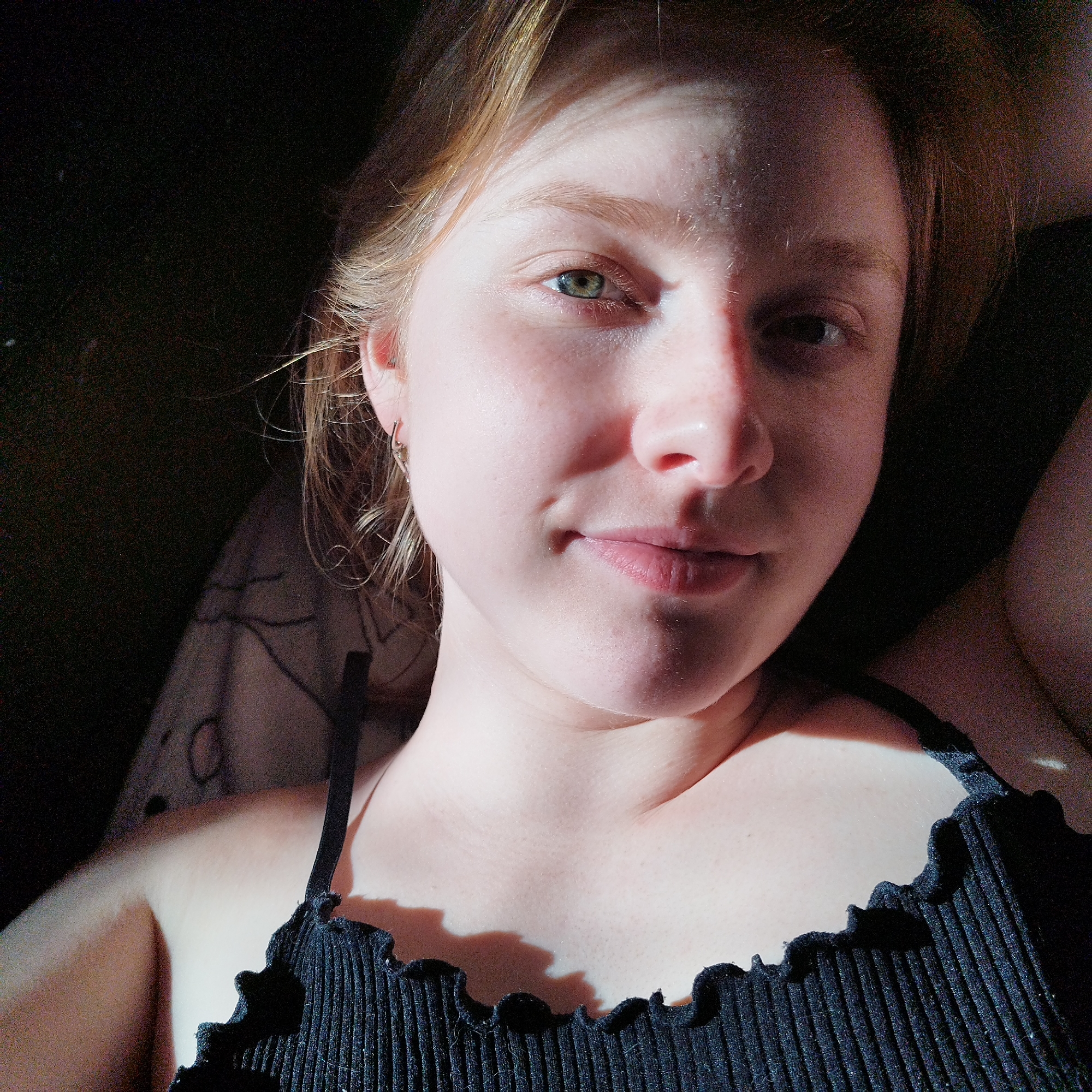 Quiet domestic moments captured in Yekaterinburg homes