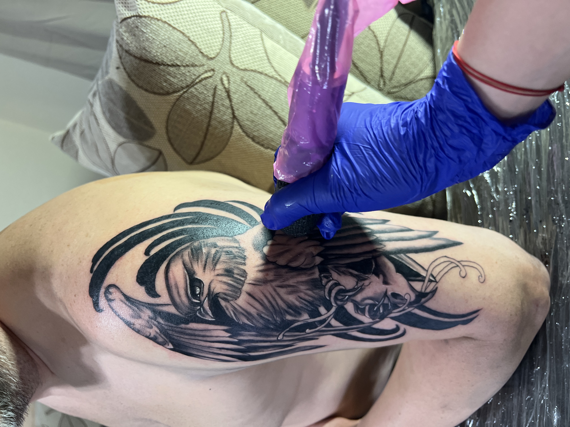 Tattoo artist creates bird designs in Smolyan Bulgaria