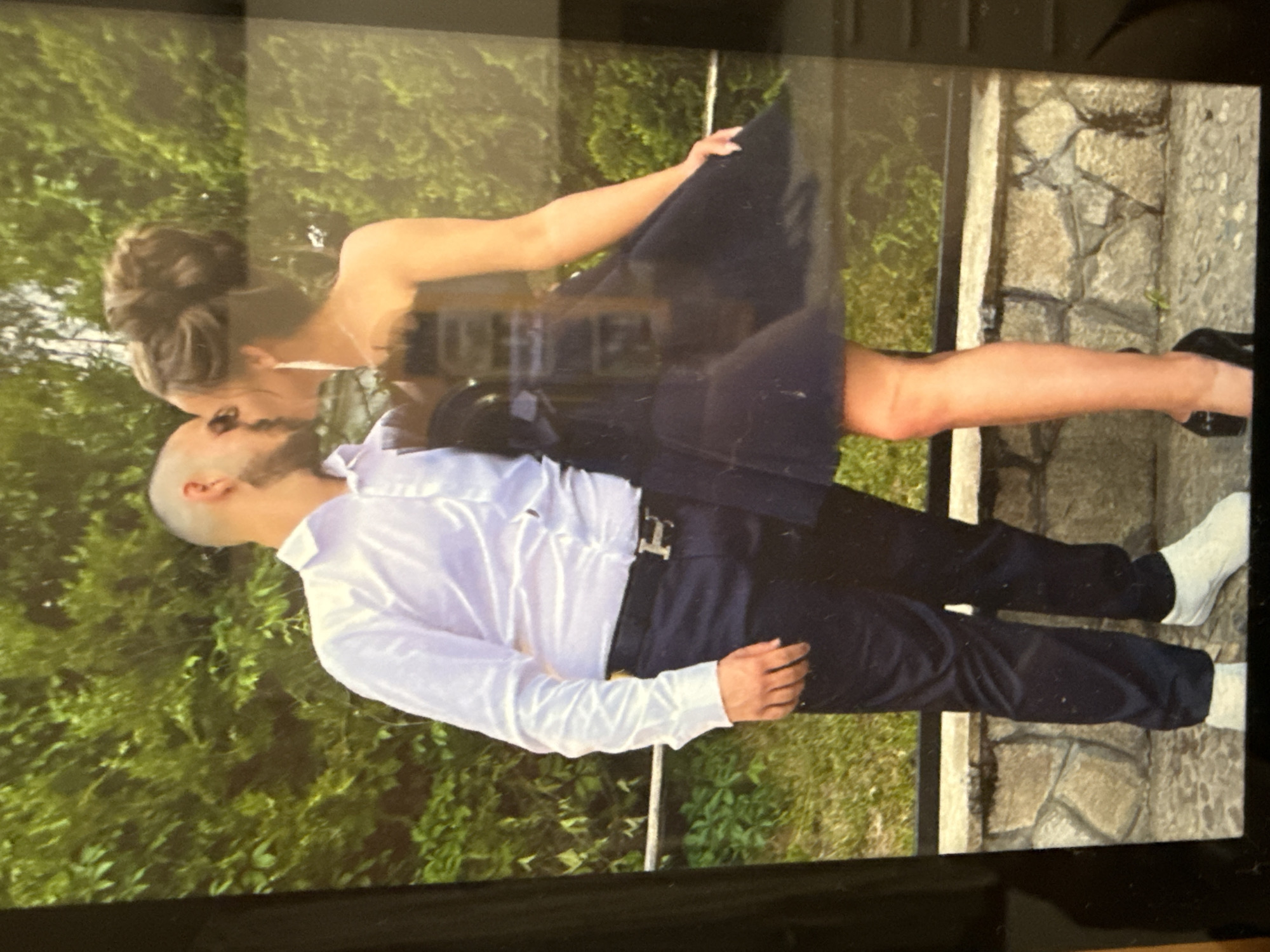 Couple's embrace and owl craft captured in brief timespan