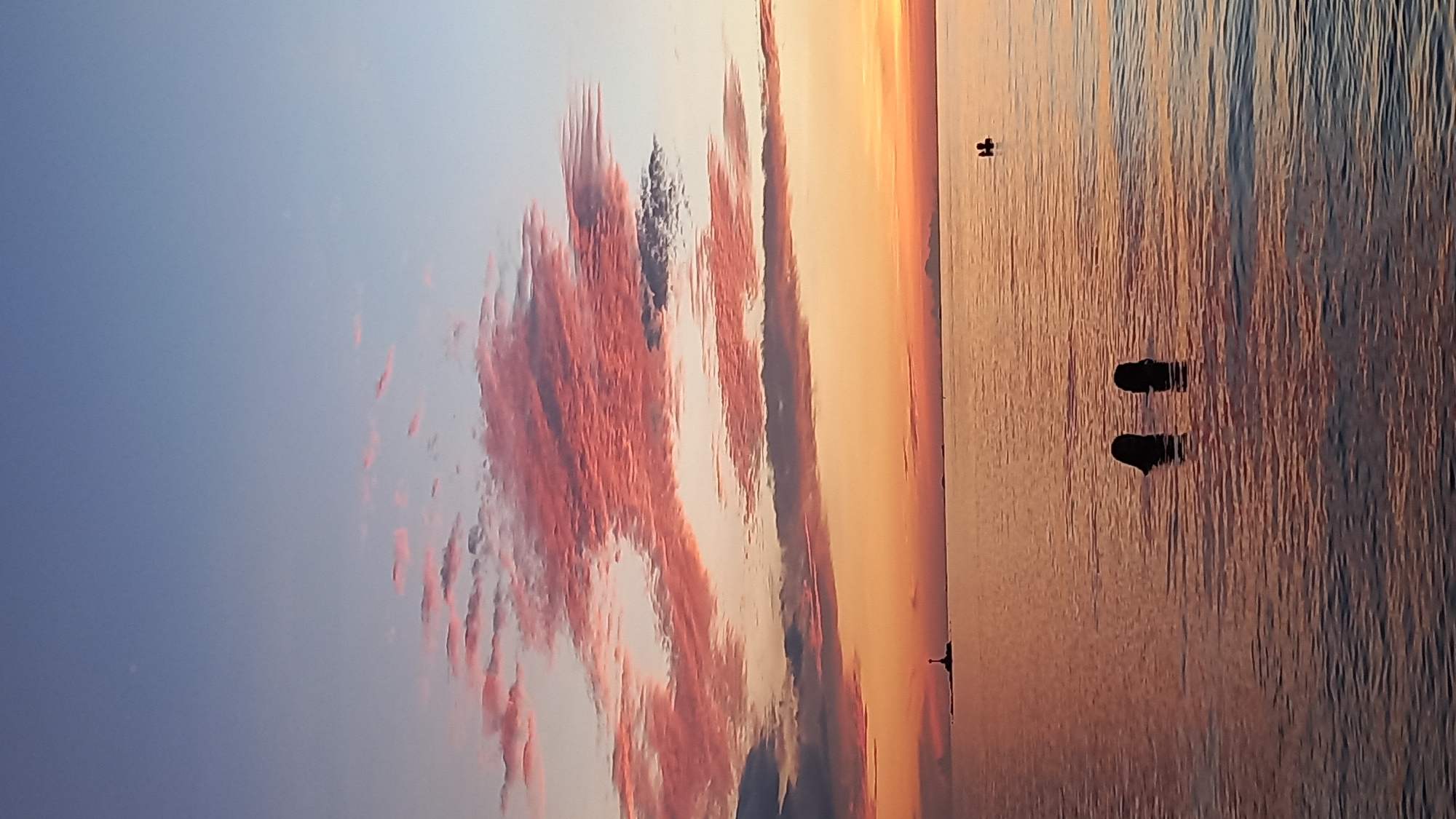 Sunset beach gathering on Koh Phangan with swimming and photos