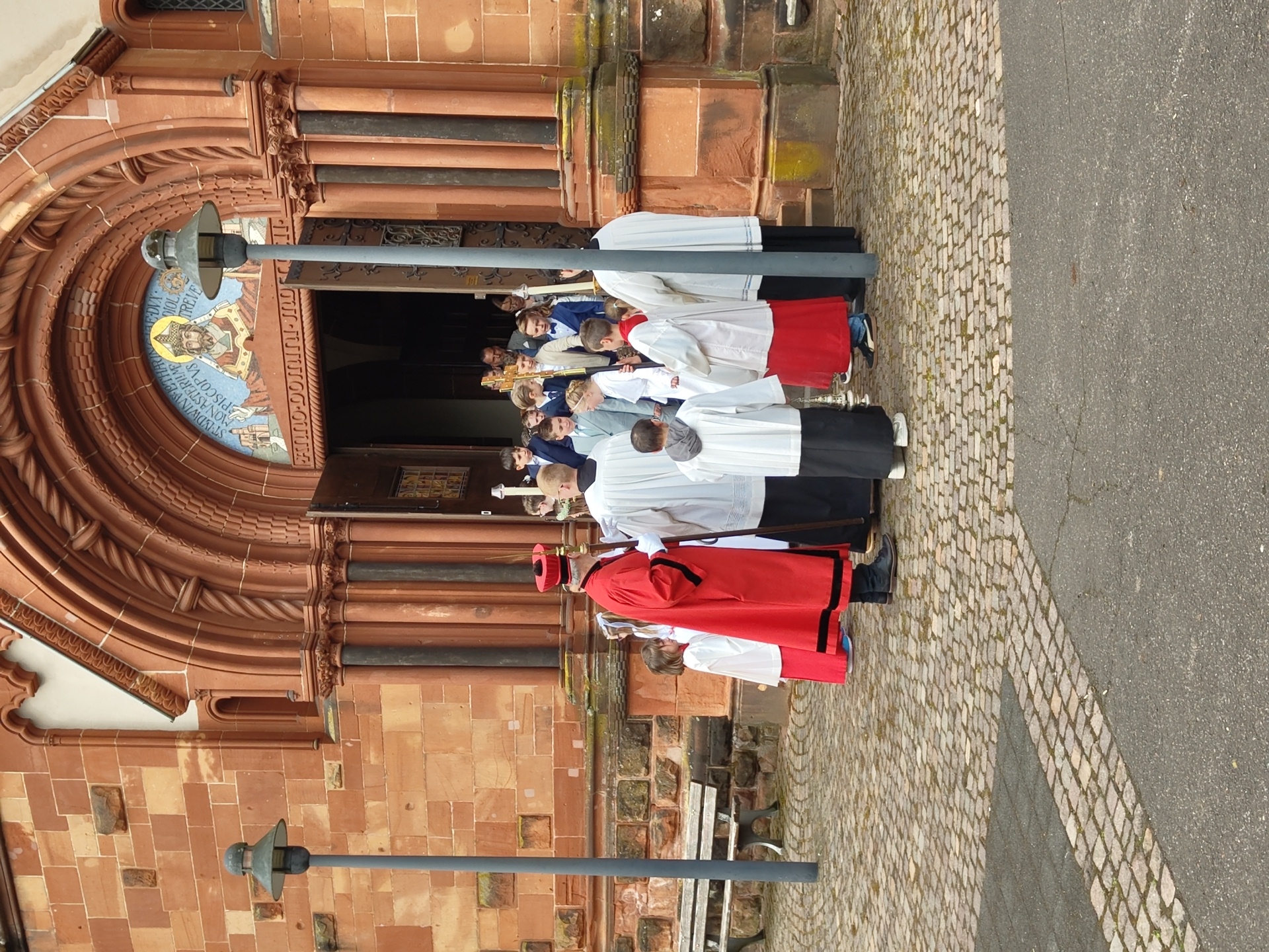 Morning walk through Mettlach captures everyday German town life