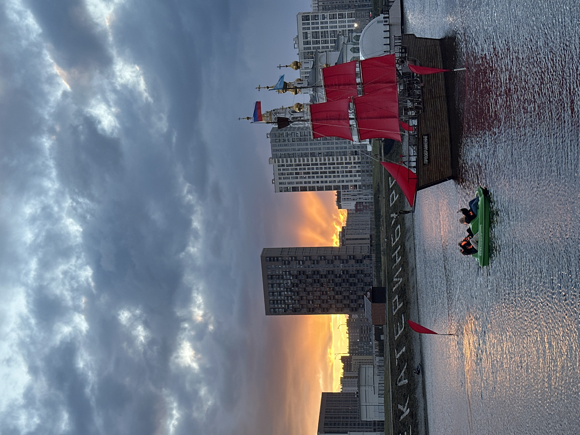 Red-sailed ship replica spotted on Yekaterinburg reservoir at twilight
