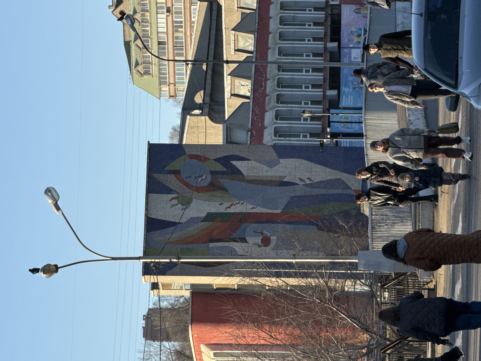 Daily life documented across Krasnoyarsk during April morning hours