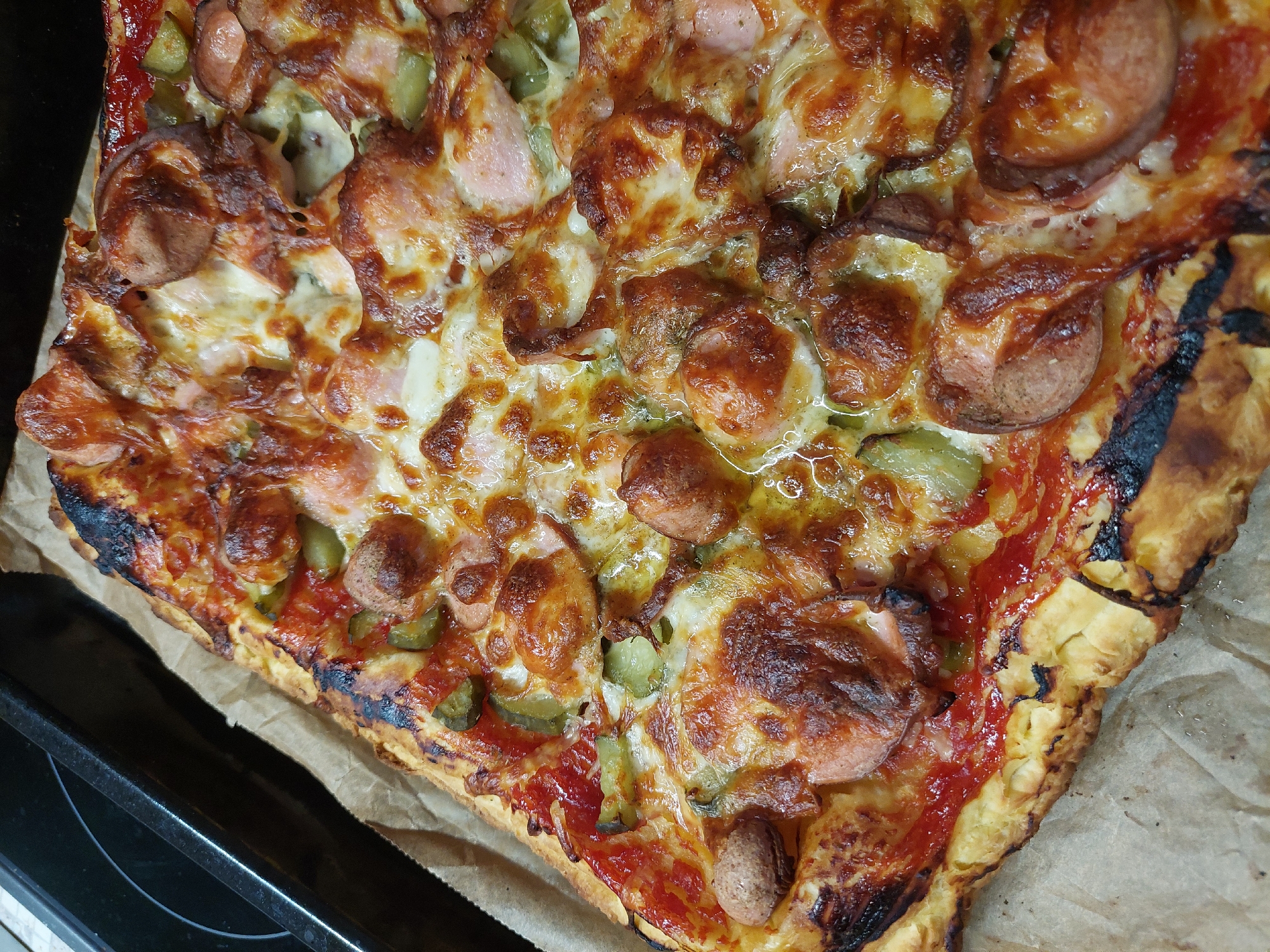 Morning meal documented in Plovdiv includes homemade pizza, fruit