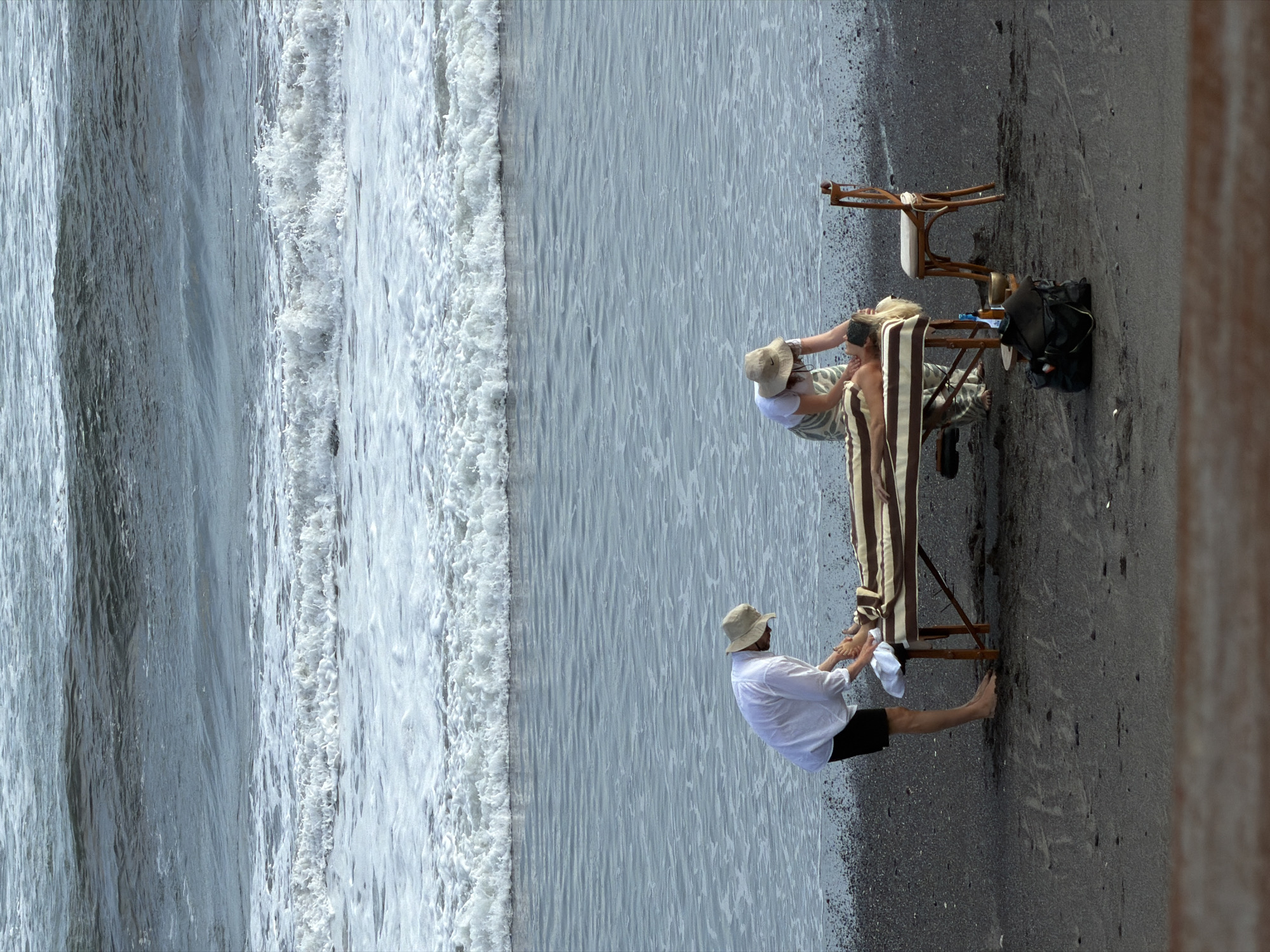 Beach massage services and casual dining documented in Kediri