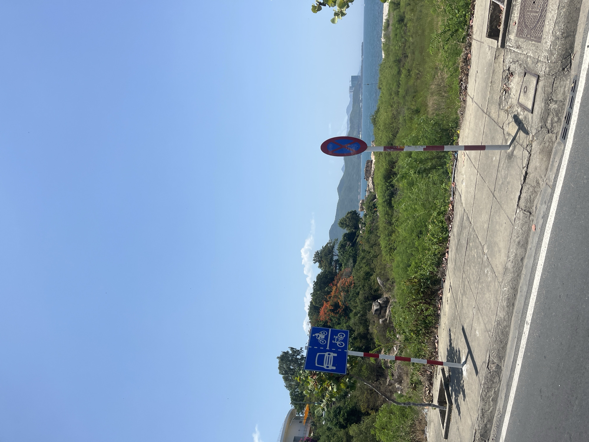Sunny morning snapshots along Nha Trang's coast and streets