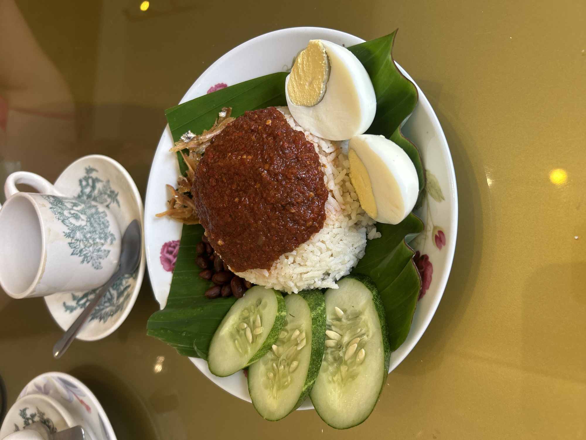 Morning snapshots from a George Town stay, inside and out