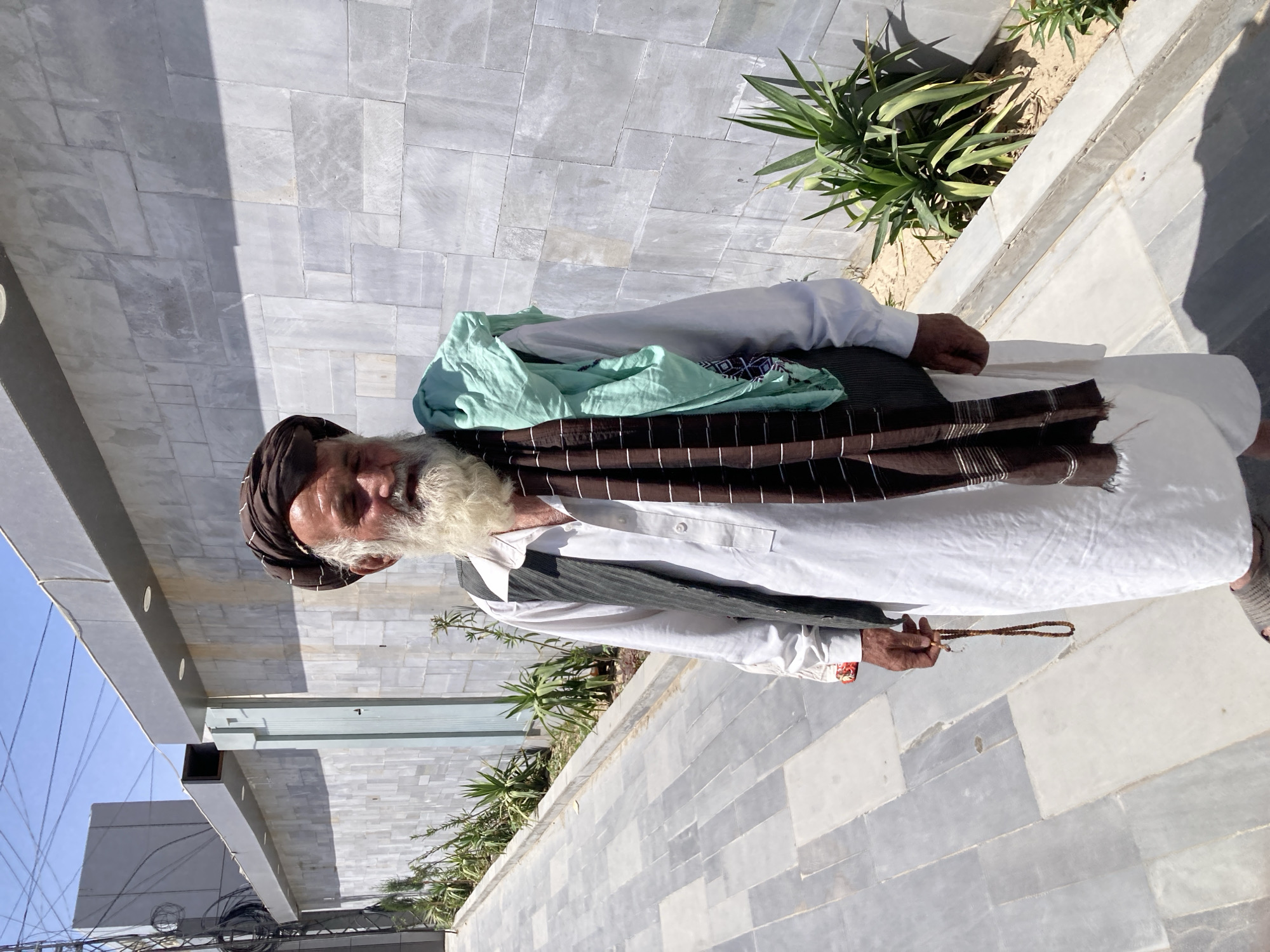 Man in traditional dress observed in Quetta during morning hours