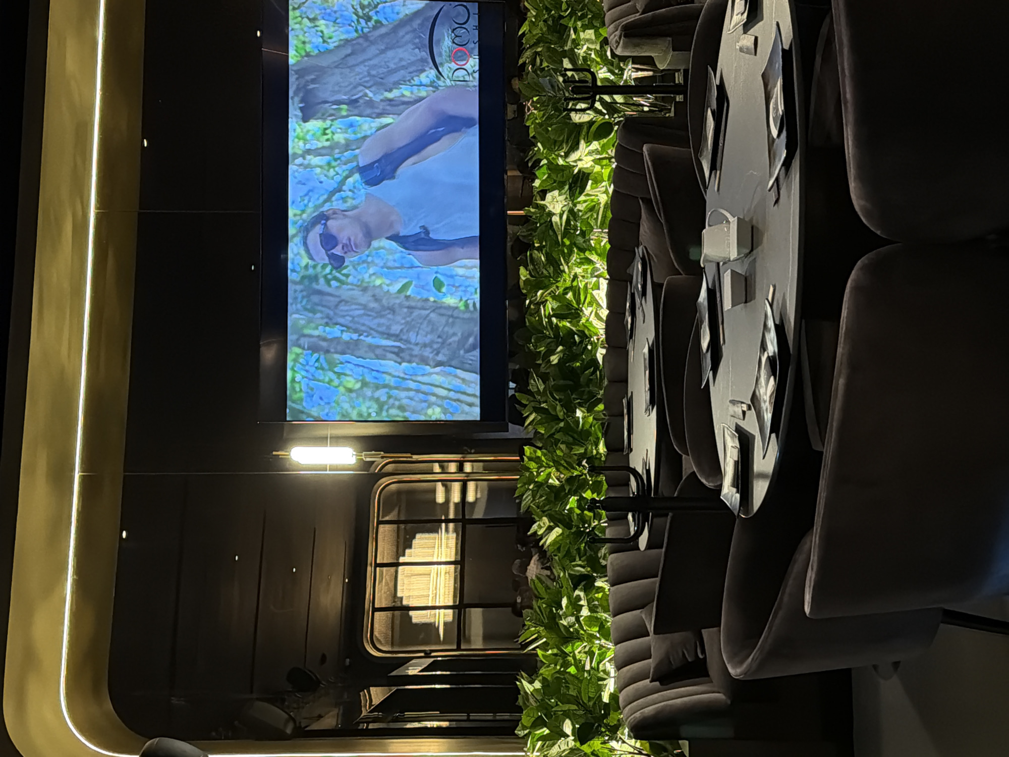 Diner documents visit to upscale Domo Sushi restaurant Mexico