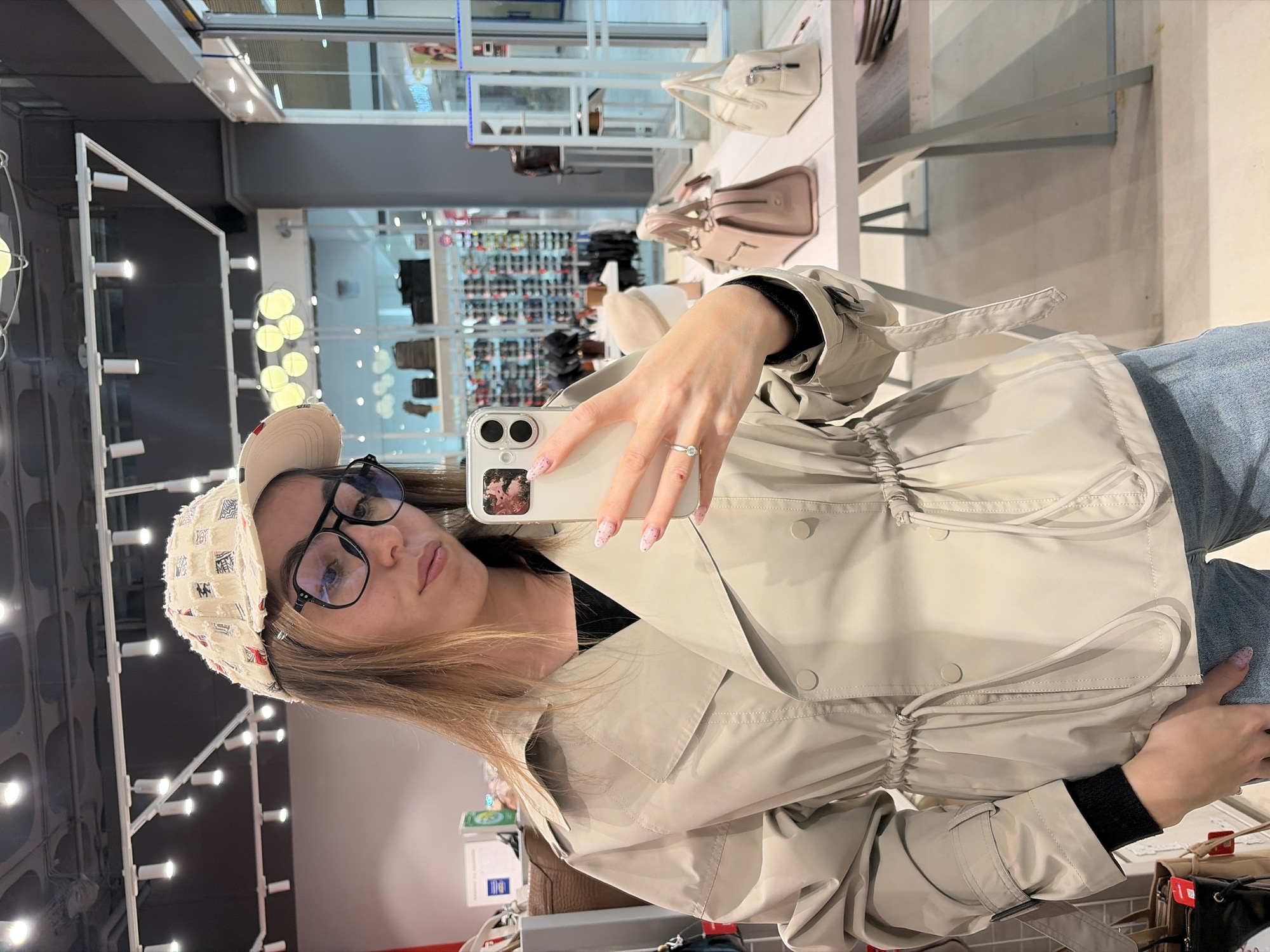 Morning shopping activities documented across Izhevsk retail locations