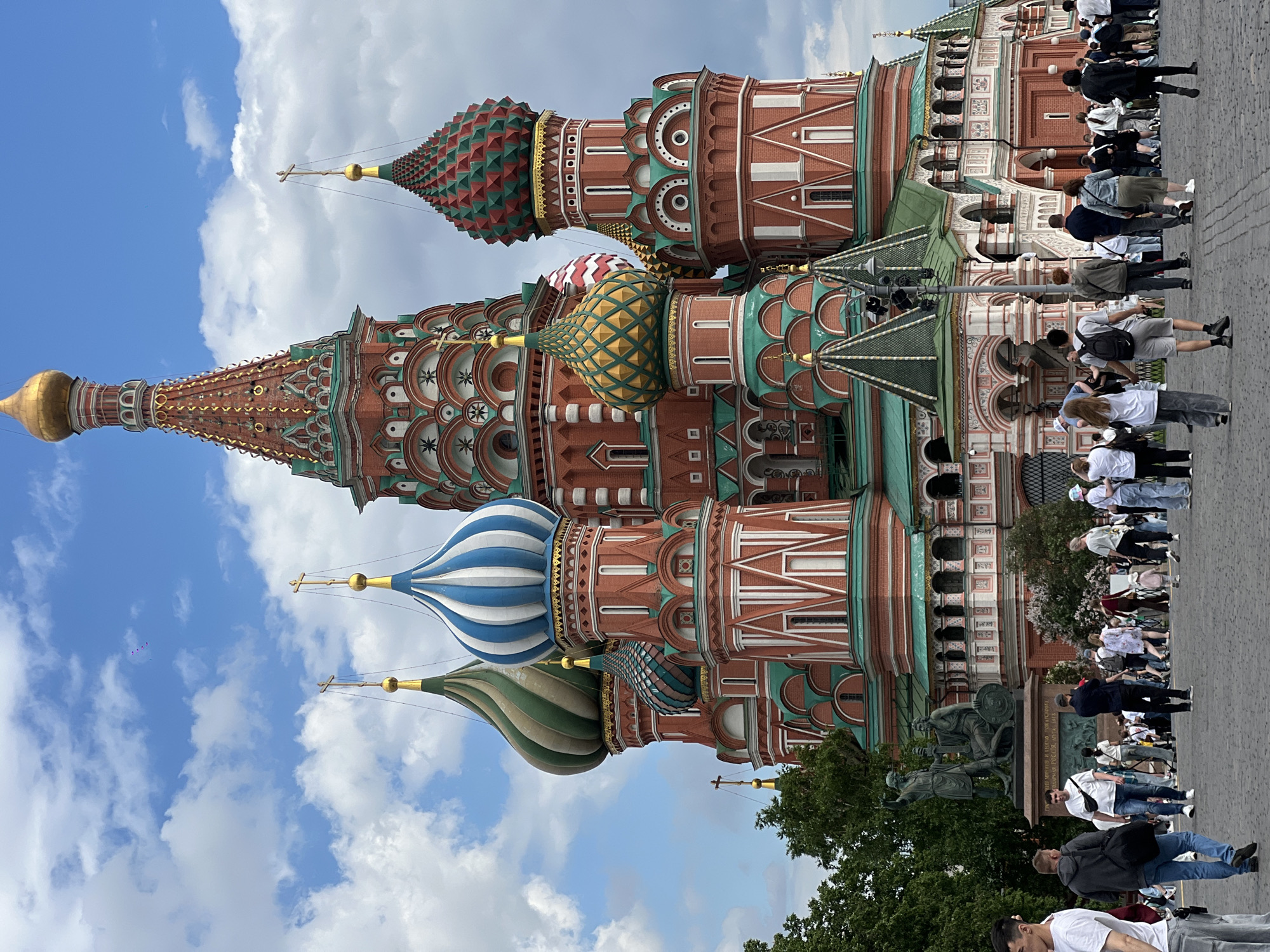 Crowds gather at Moscow's Red Square landmarks