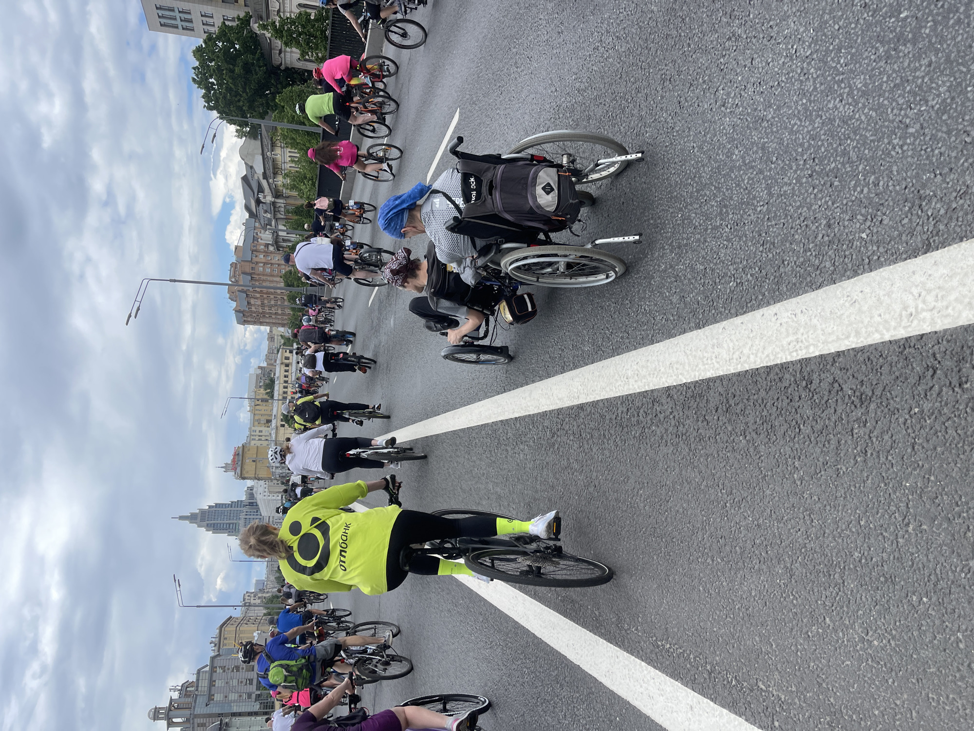 Bicycle parade draws diverse participants through Moscow streets
