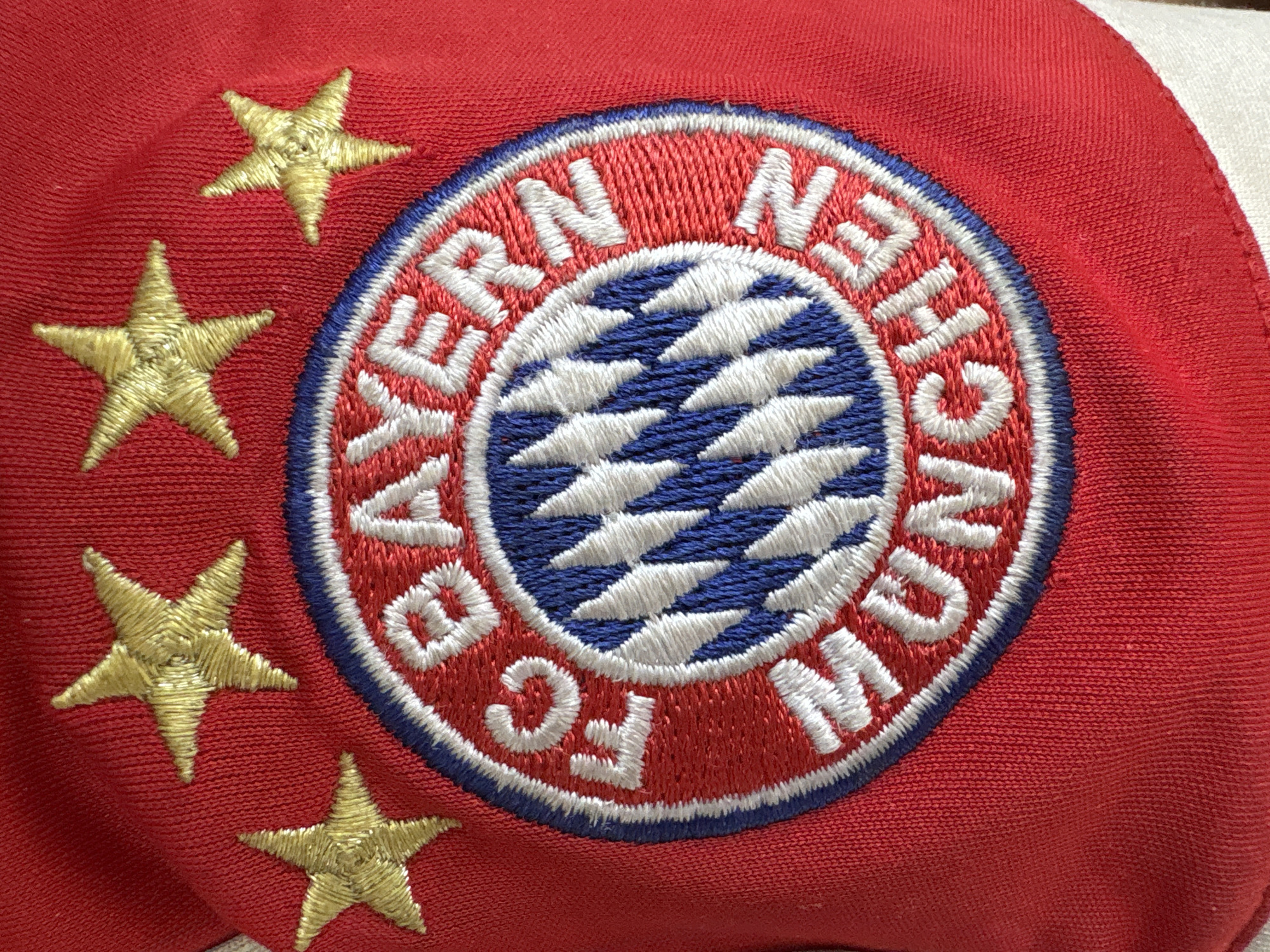 Personal items documented: euros, vapes, Bayern Munich merchandise