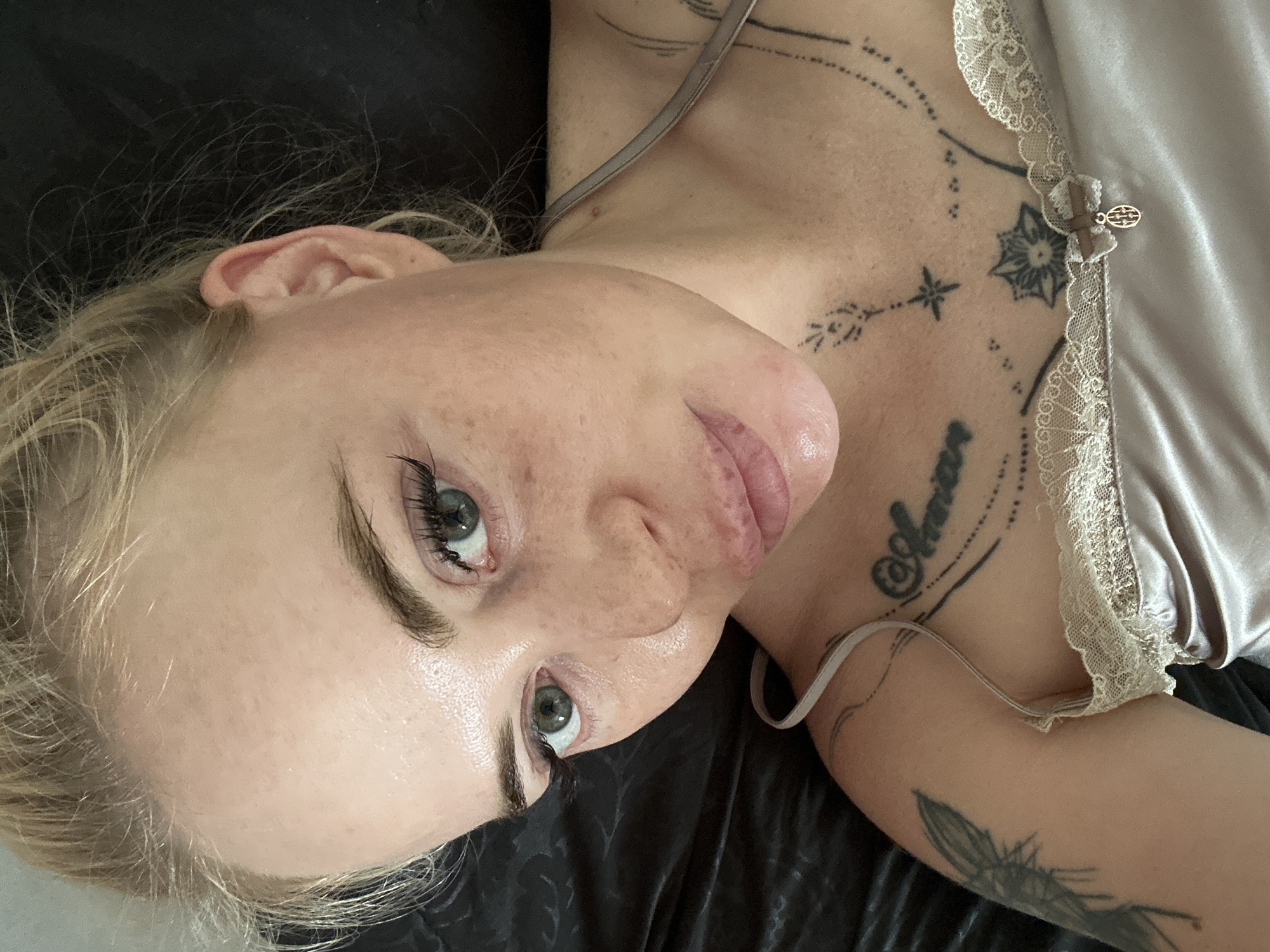 Intimate bedroom portraits captured in seven-minute sequence