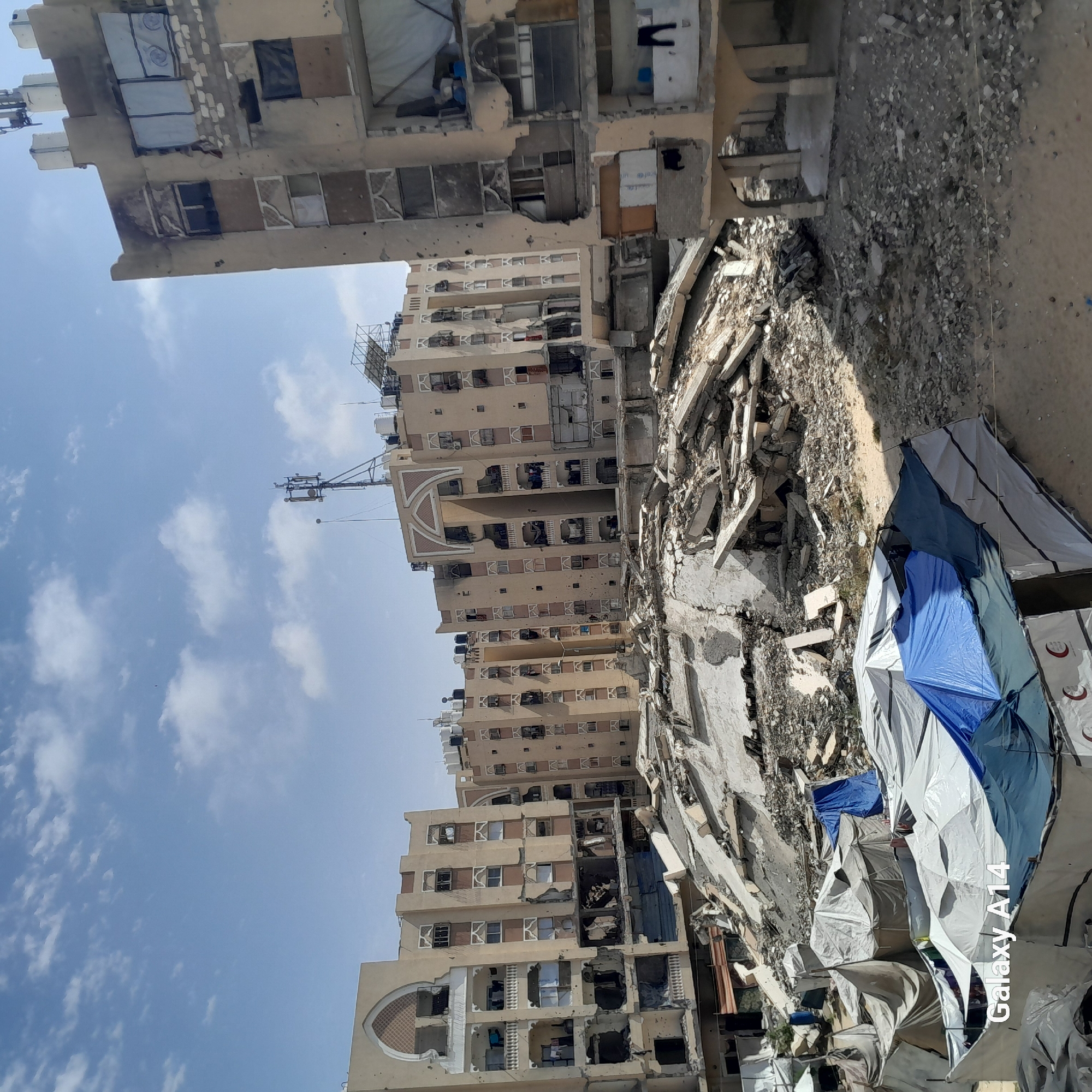 Khan Yunis residents prepare meals, children play amid hardship