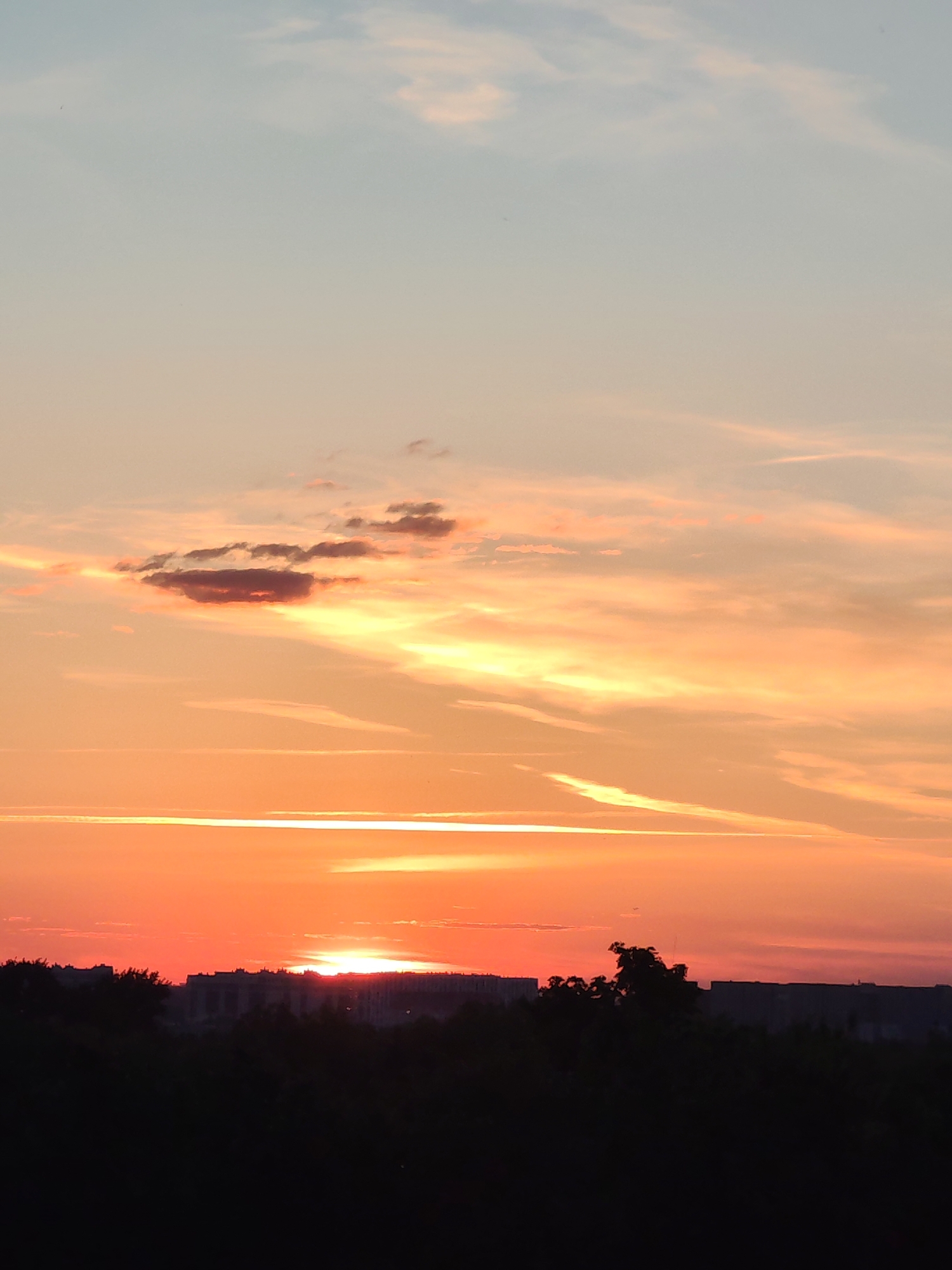 Podolsk resident captures sunset and quiet domestic moments