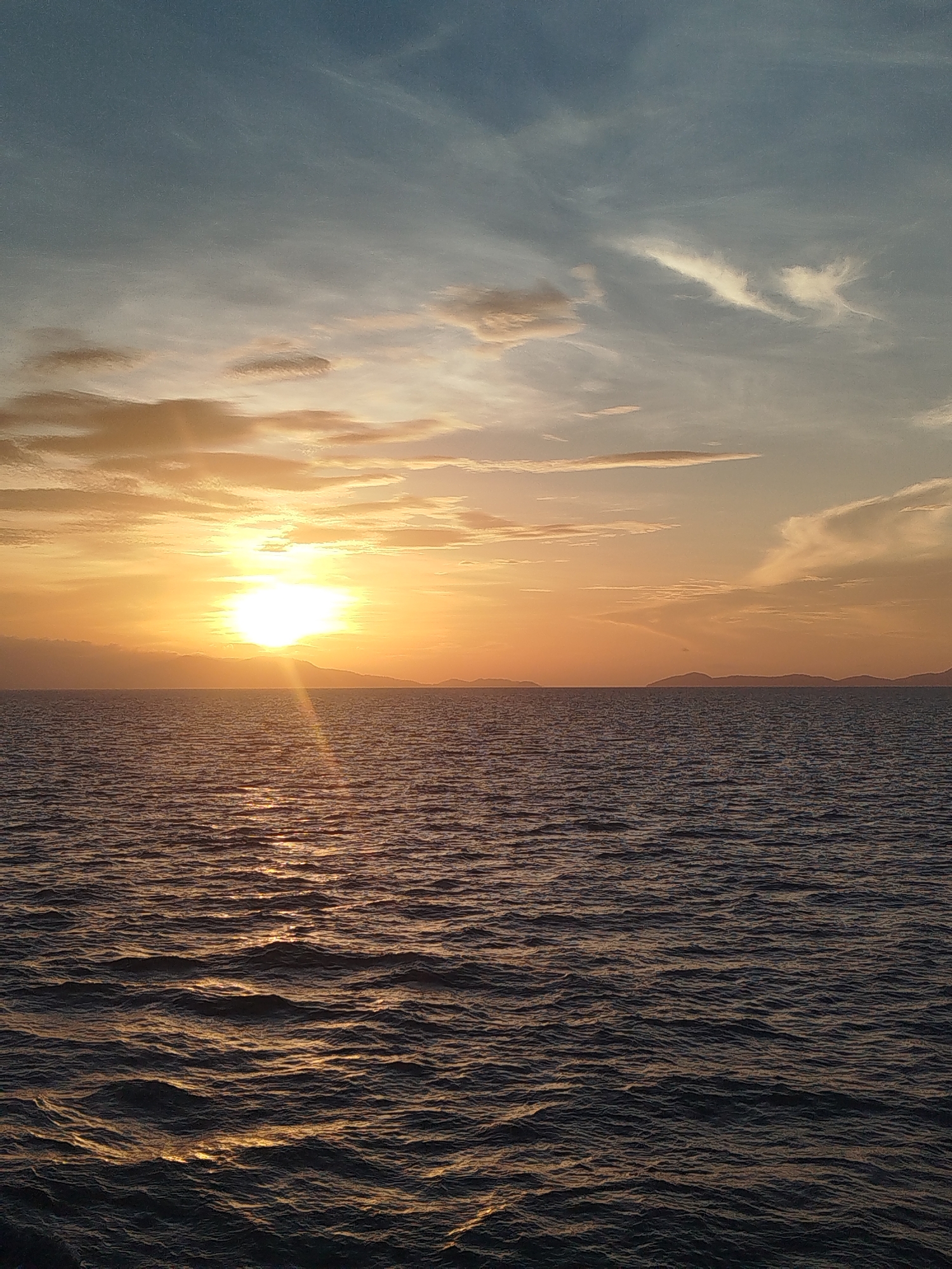 Golden sunset over the Gulf of Thailand near Thong Nian