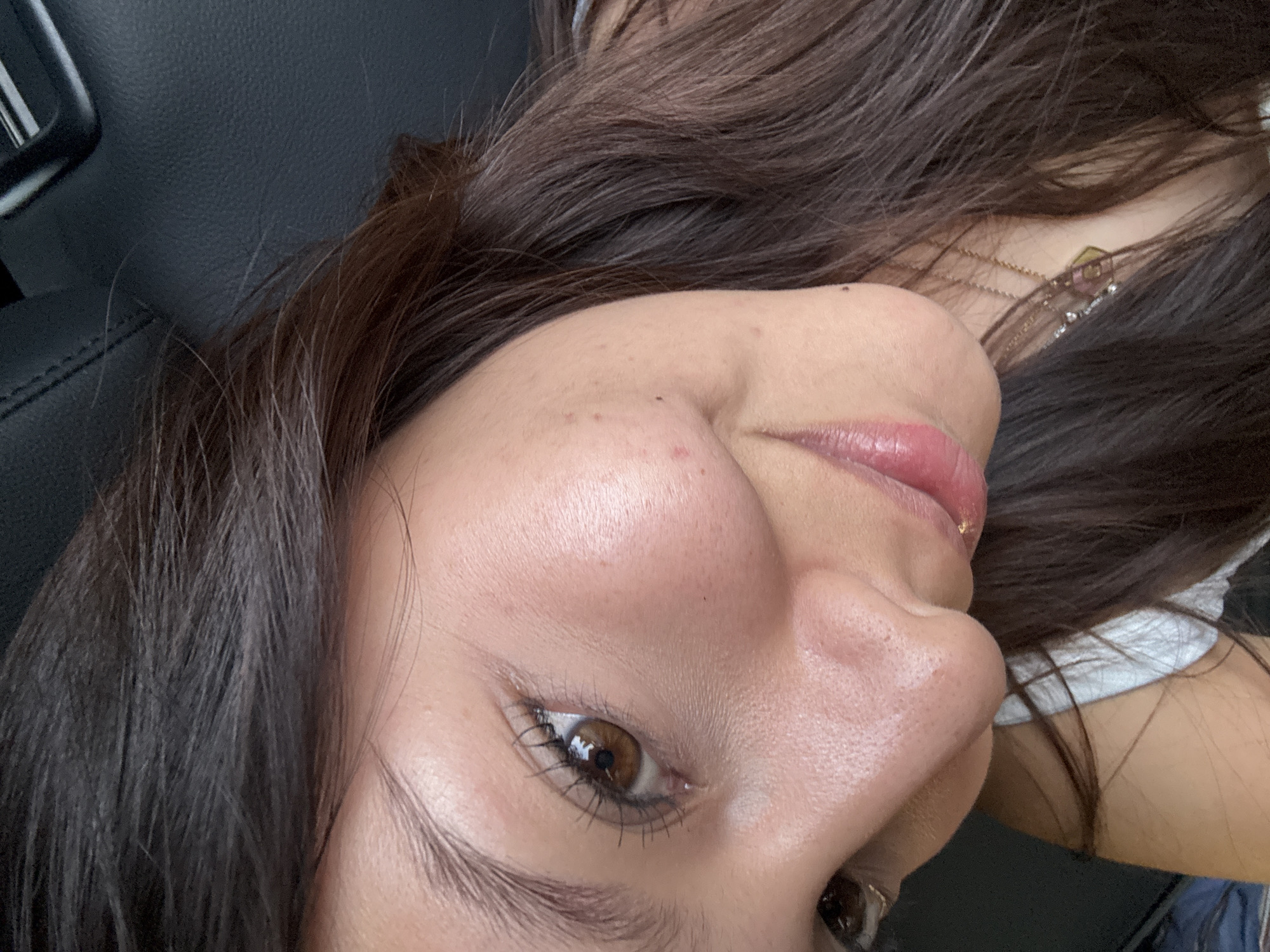 Woman photographed in vehicle portraits in San Andrés Cholula