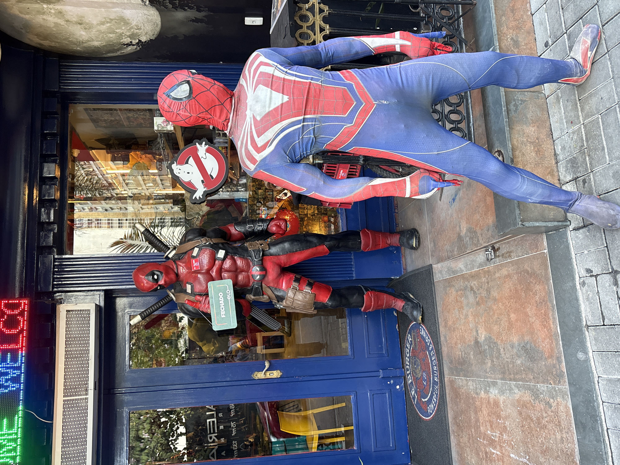 São Paulo collectibles shop packed with superhero statues and pop culture displays