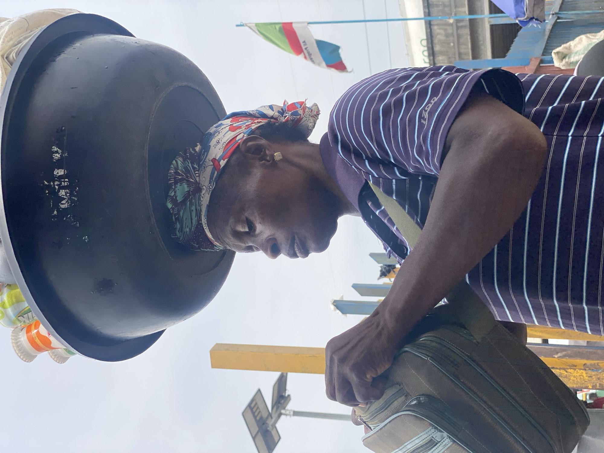 Lagos street markets buzz with vendors, shoppers during afternoon