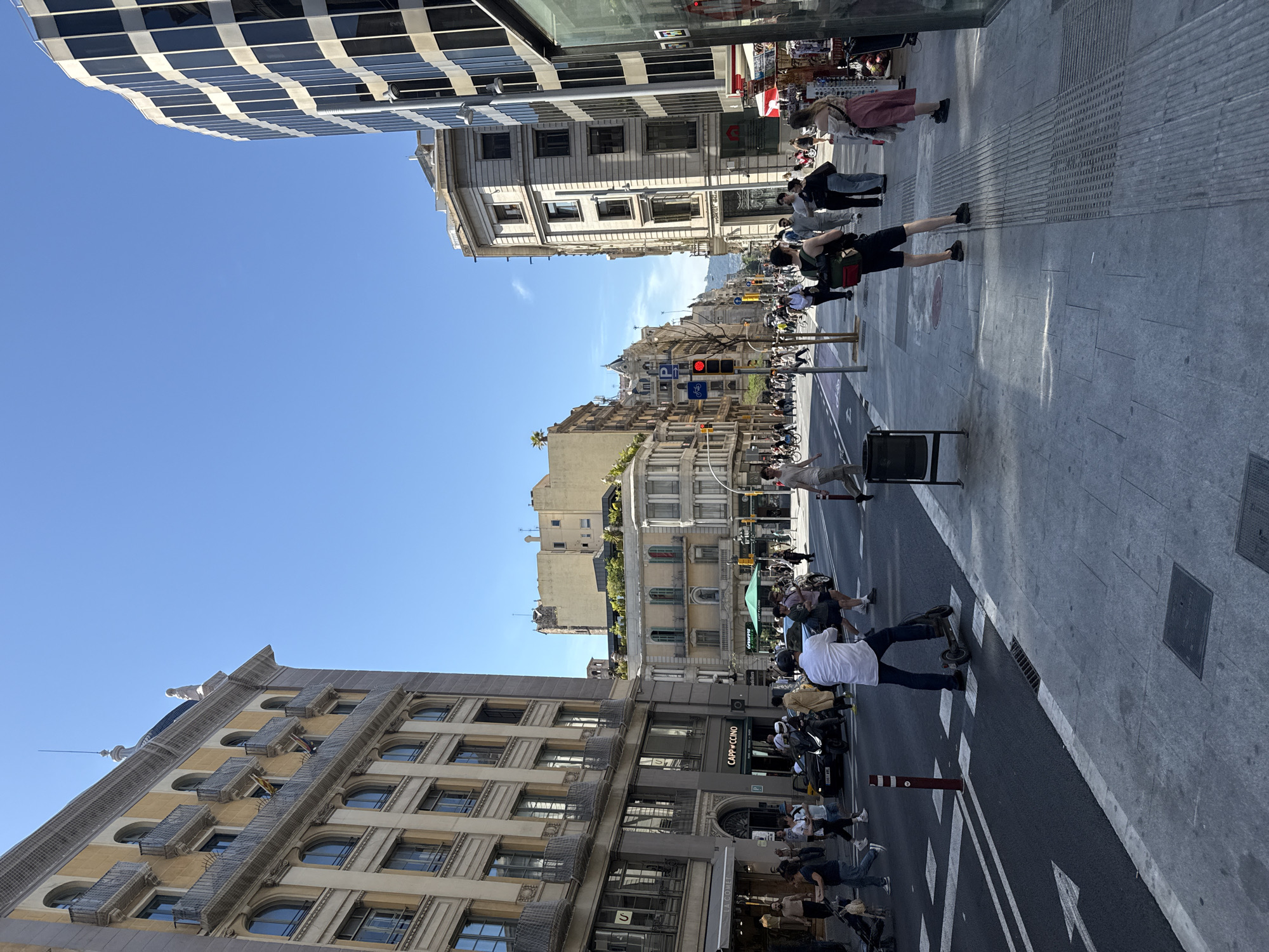 Sunny weather observed on Barcelona street Tuesday afternoon