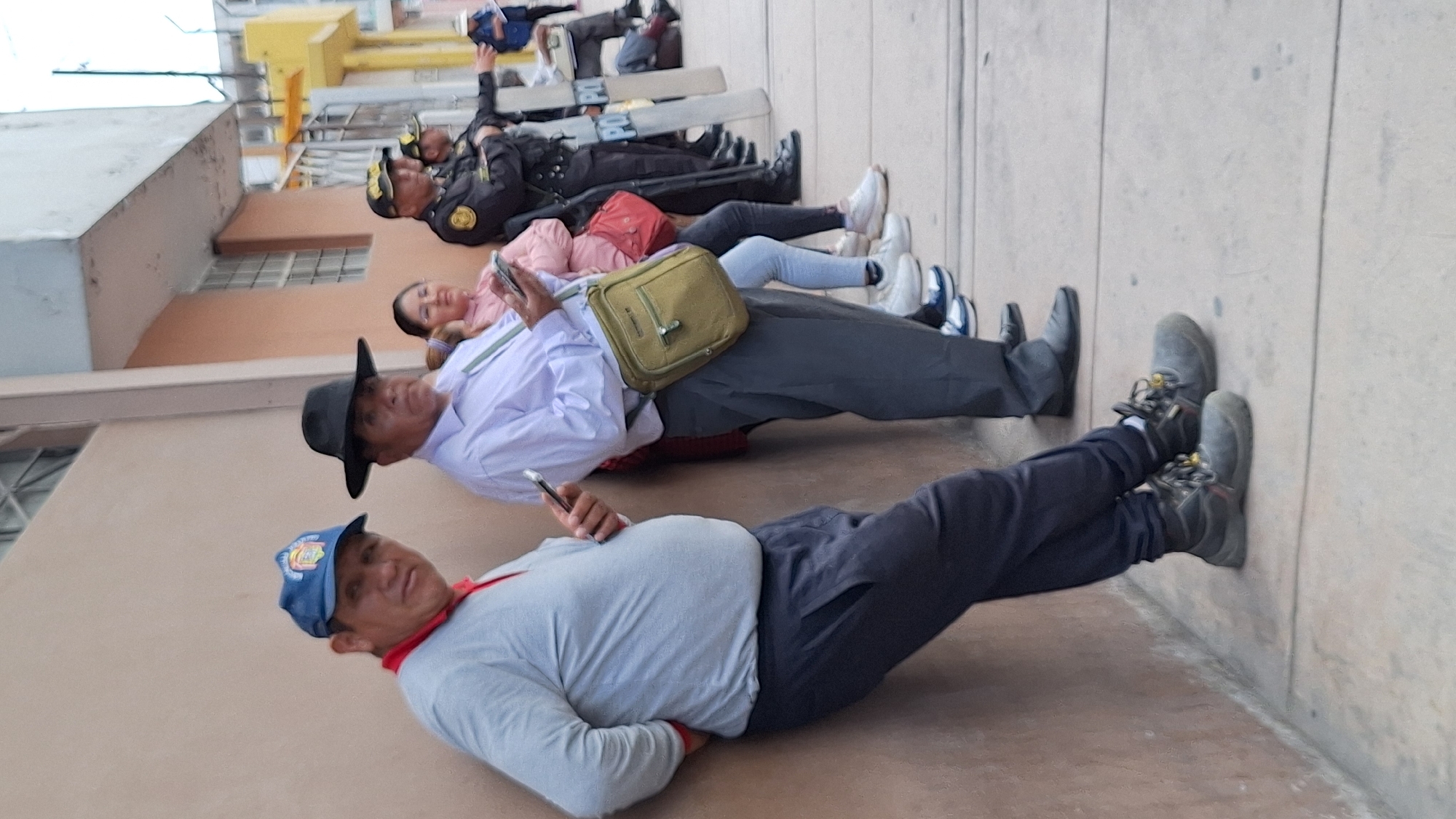 Fare increase protests draw police response in Miraflores