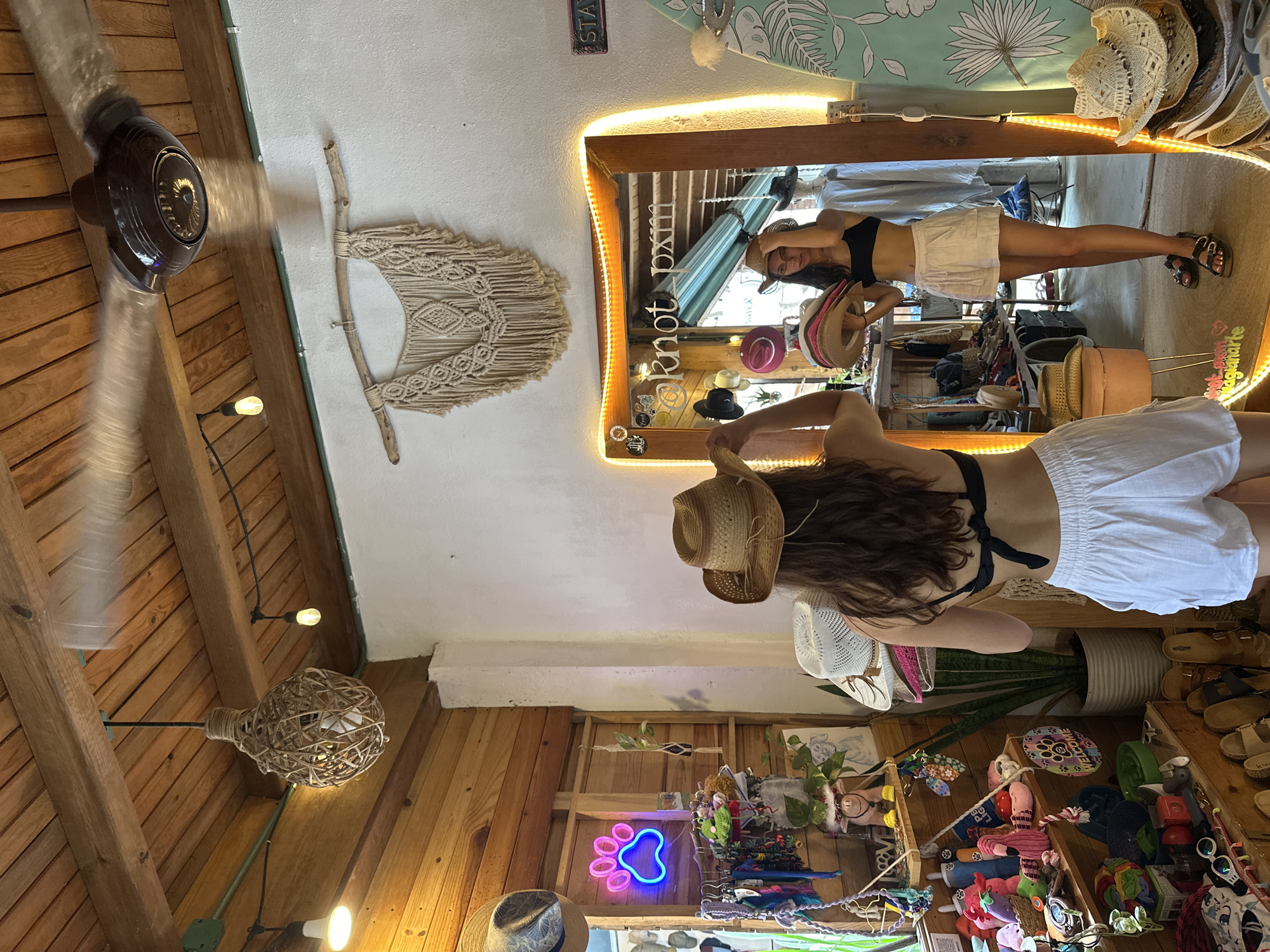 Evening dining and shopping captured in Mexican beach town