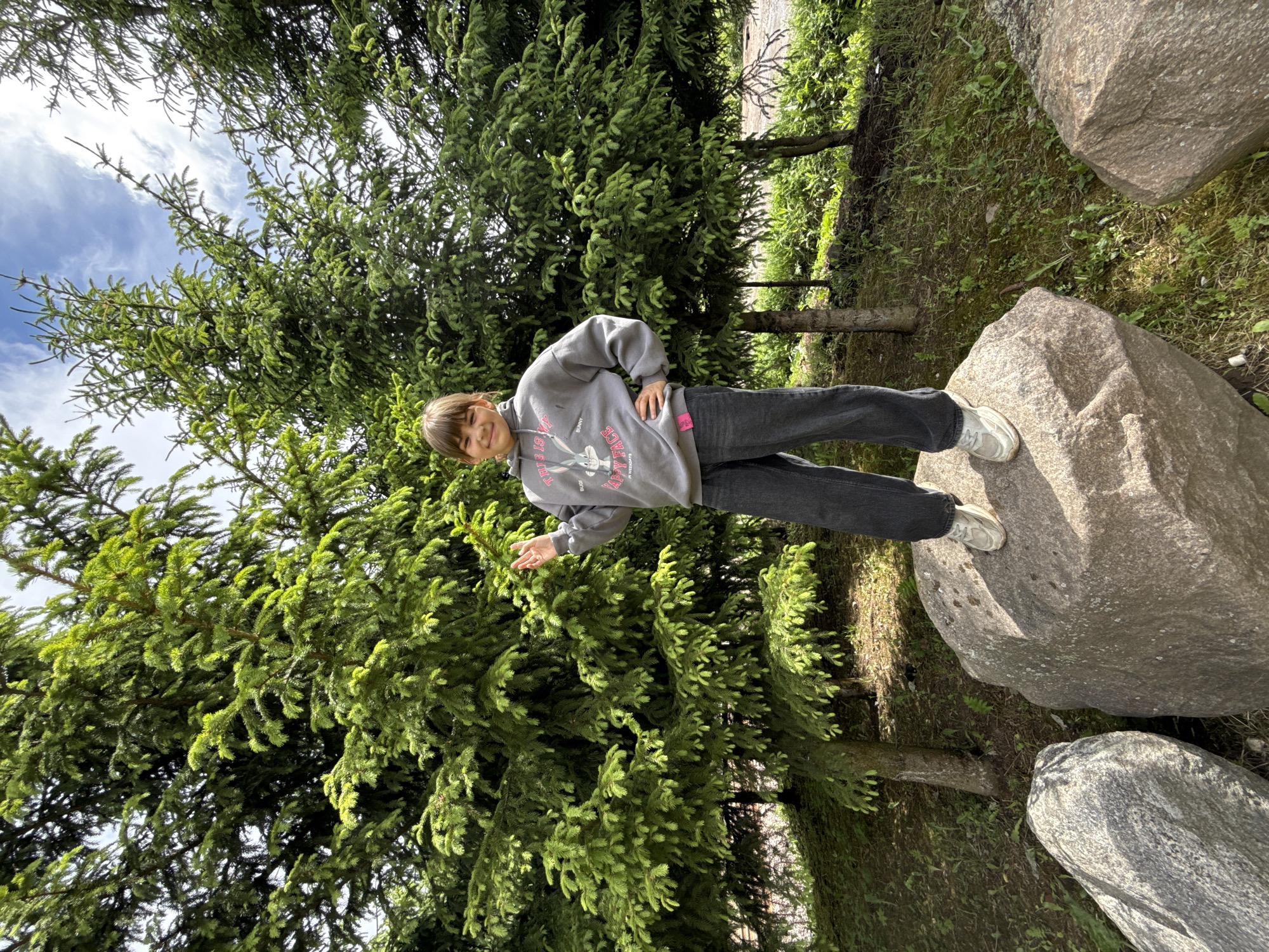 Casual moments captured in Rusanovo: park poses, studio equipment