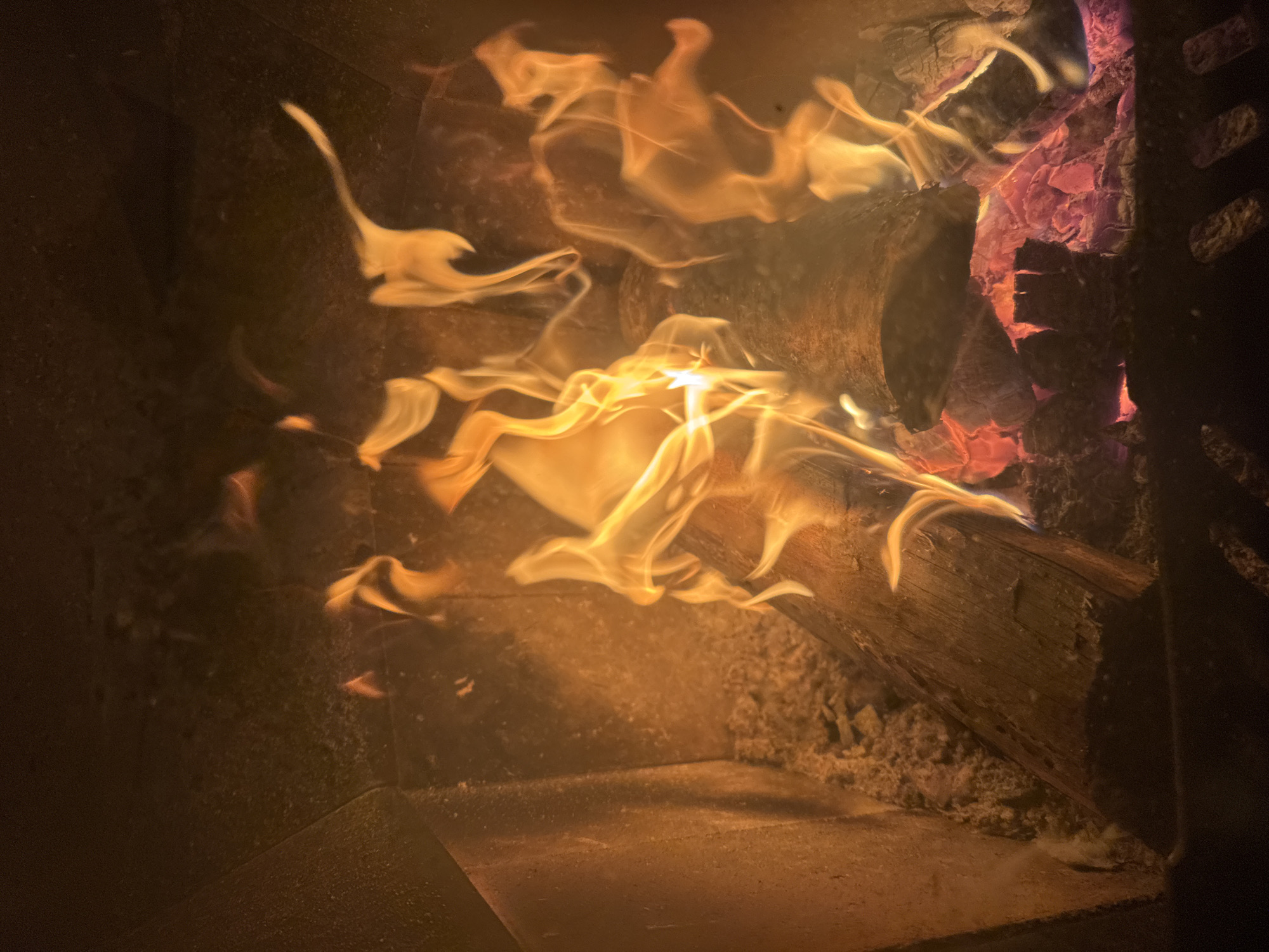 Indoor fire gathering documented in Mayak, Russia